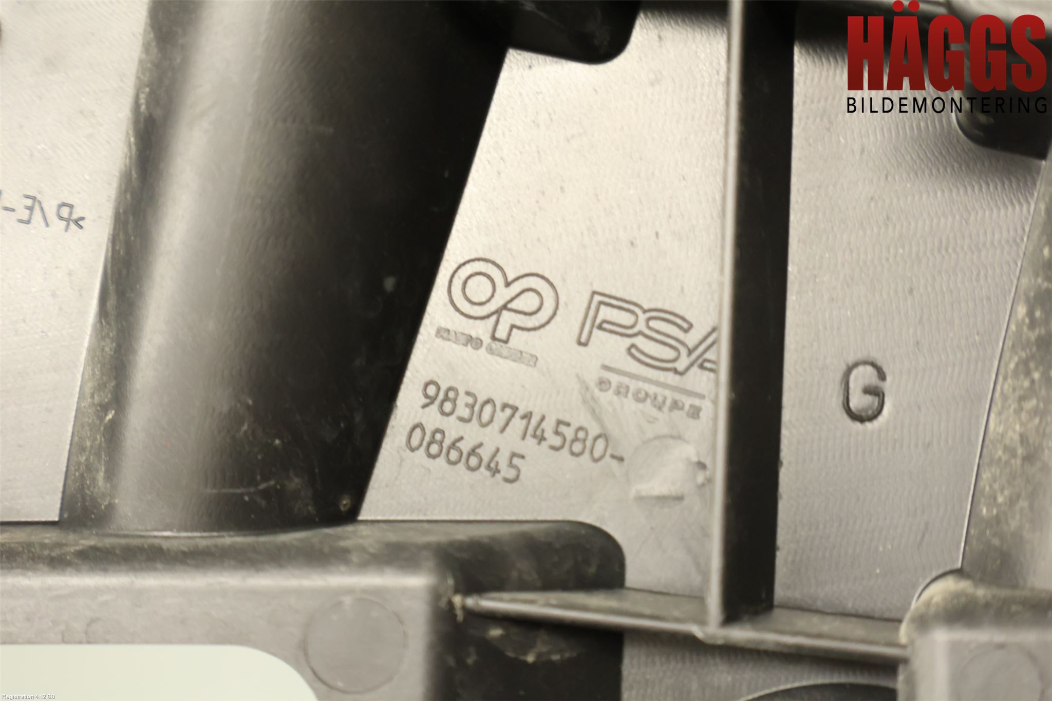 Citroen C4/E-C4 C4X/E-C4X III 21- Stötfångarfäste Bak Vä