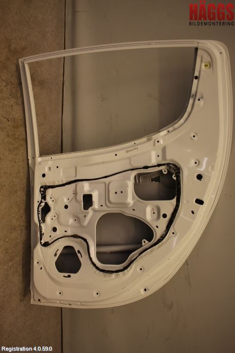 Mitsubishi L200 06-15 Dörr Bak Höger