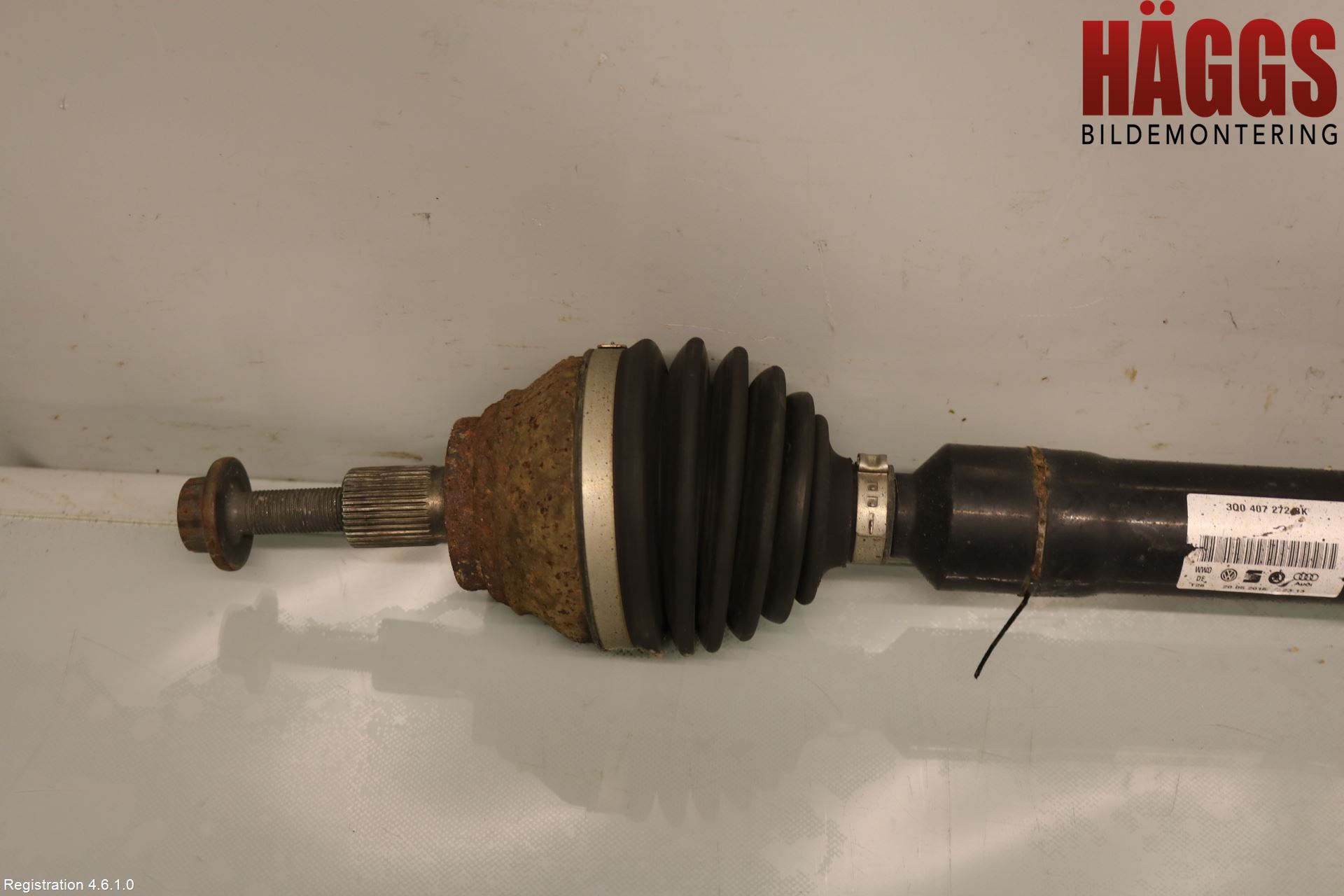 Volkswagen VW PASSAT 15-19 Drivaxel Fram Höger