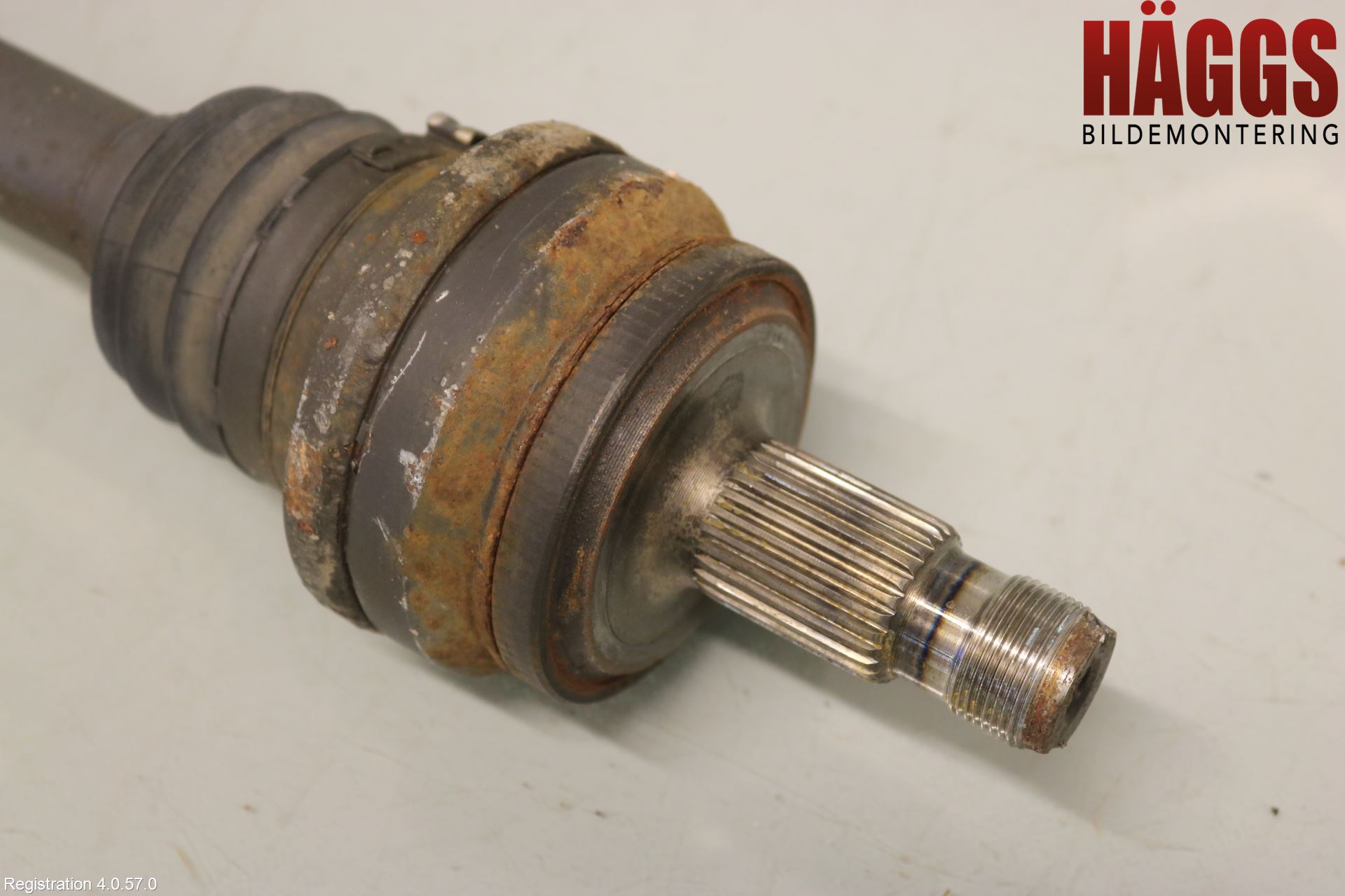 Mercedes-Benz MB C-KLASS (W204) 07-15 Drivaxel Bak Vänster