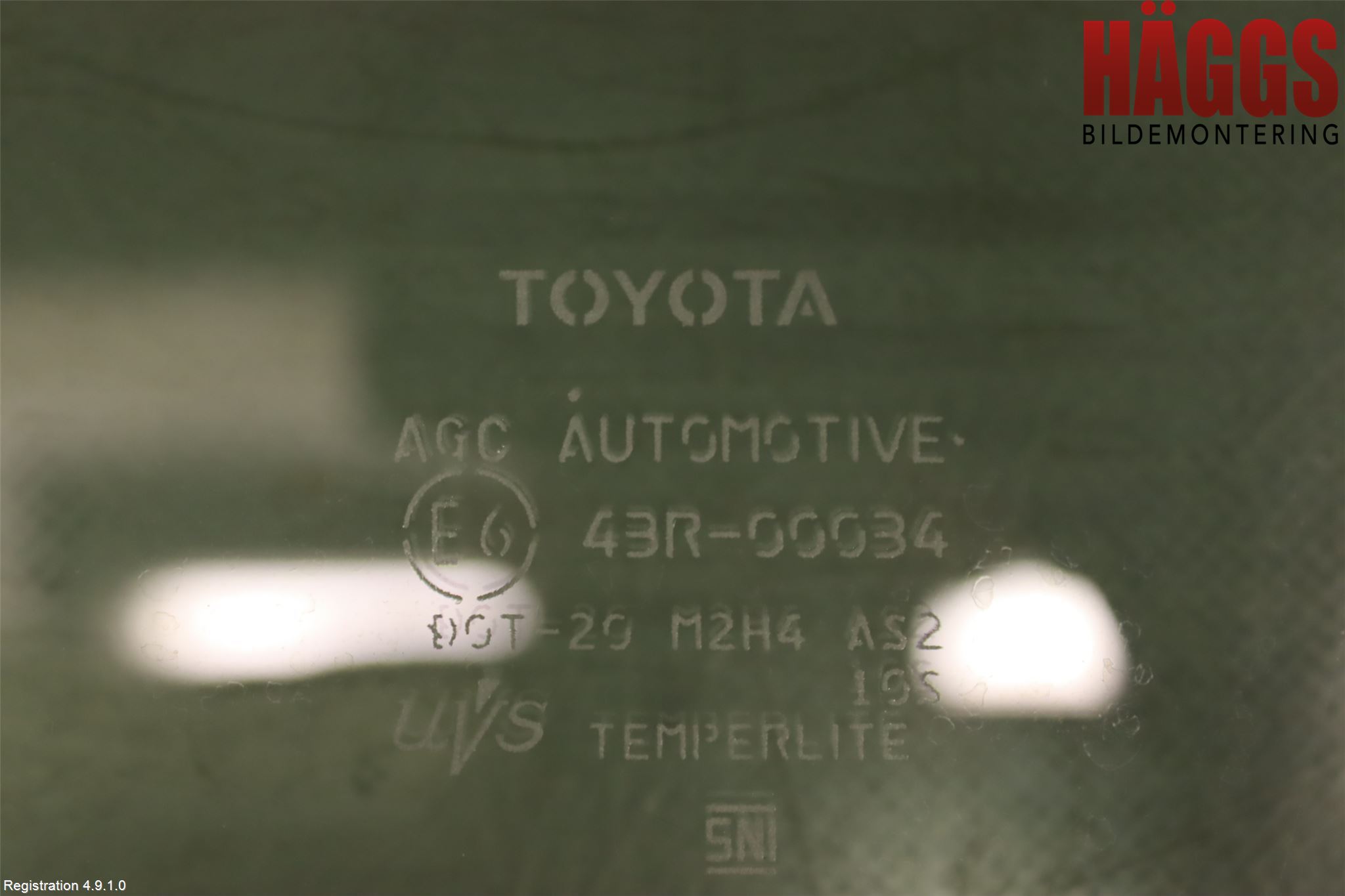 Toyota RAV4 19- Dörruta Fram Vänster