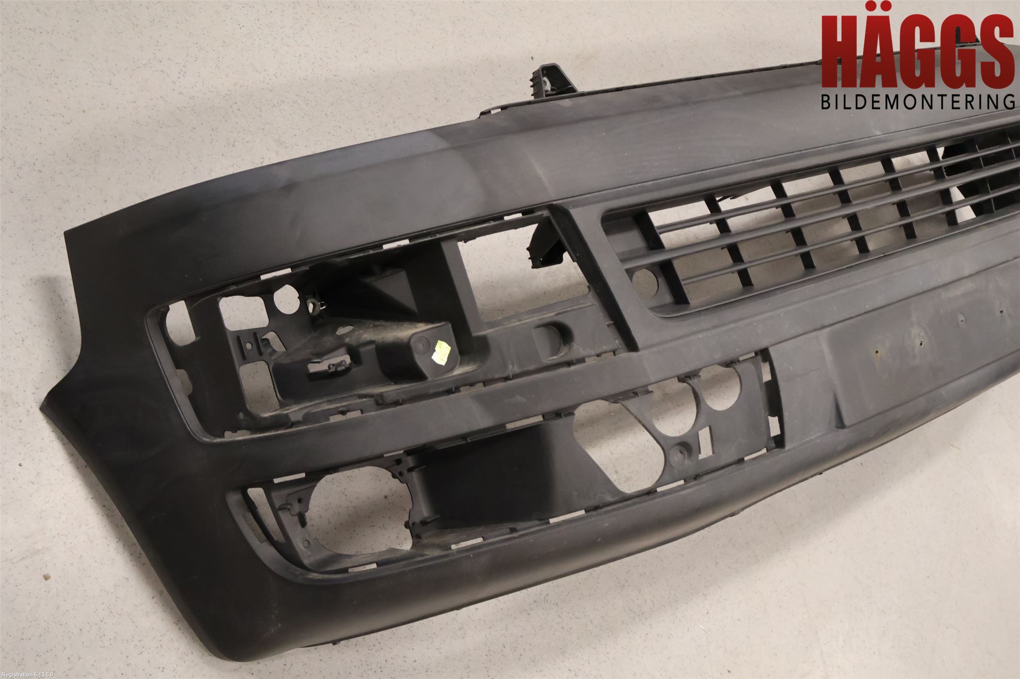 Volkswagen VW TRANSP/CARAVELLE (T5) 04-15 Stötfångarbeklädnad Fram