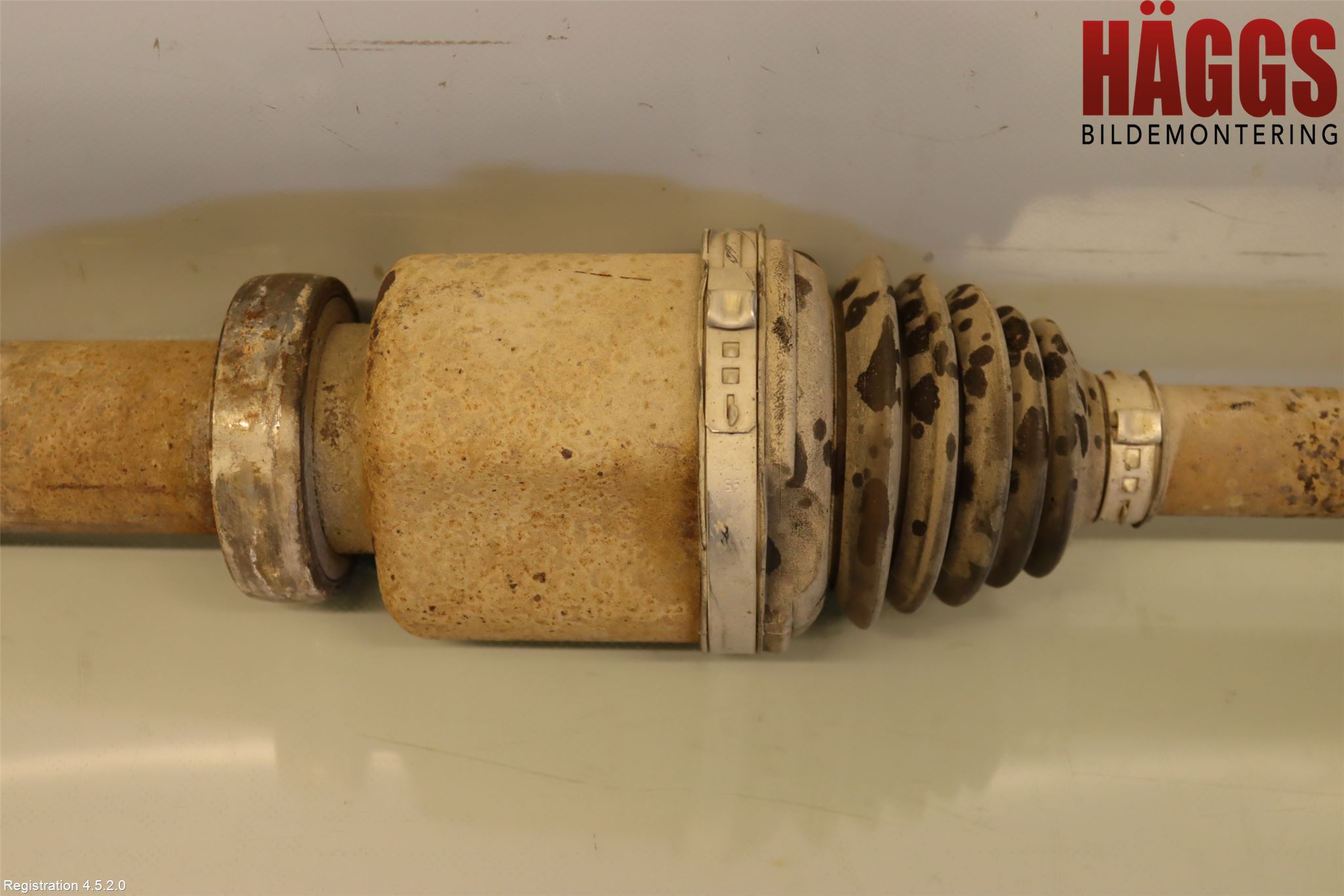 Ford TRANSIT/TOURNEO CONNECT 13-22 Drivaxel Fram Höger