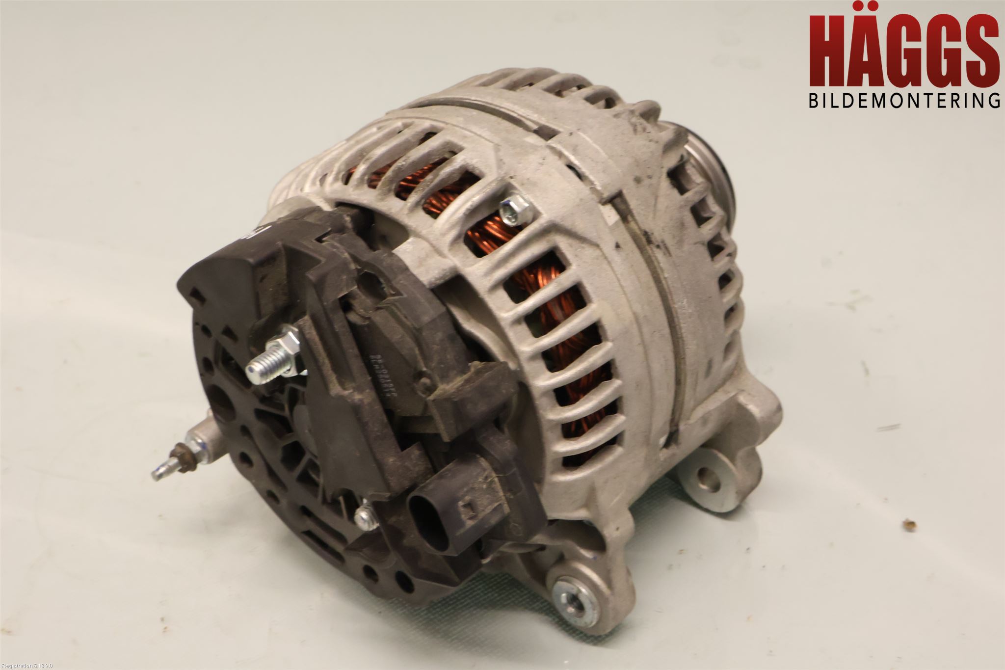 Volkswagen VW CADDY      04-10 Generator