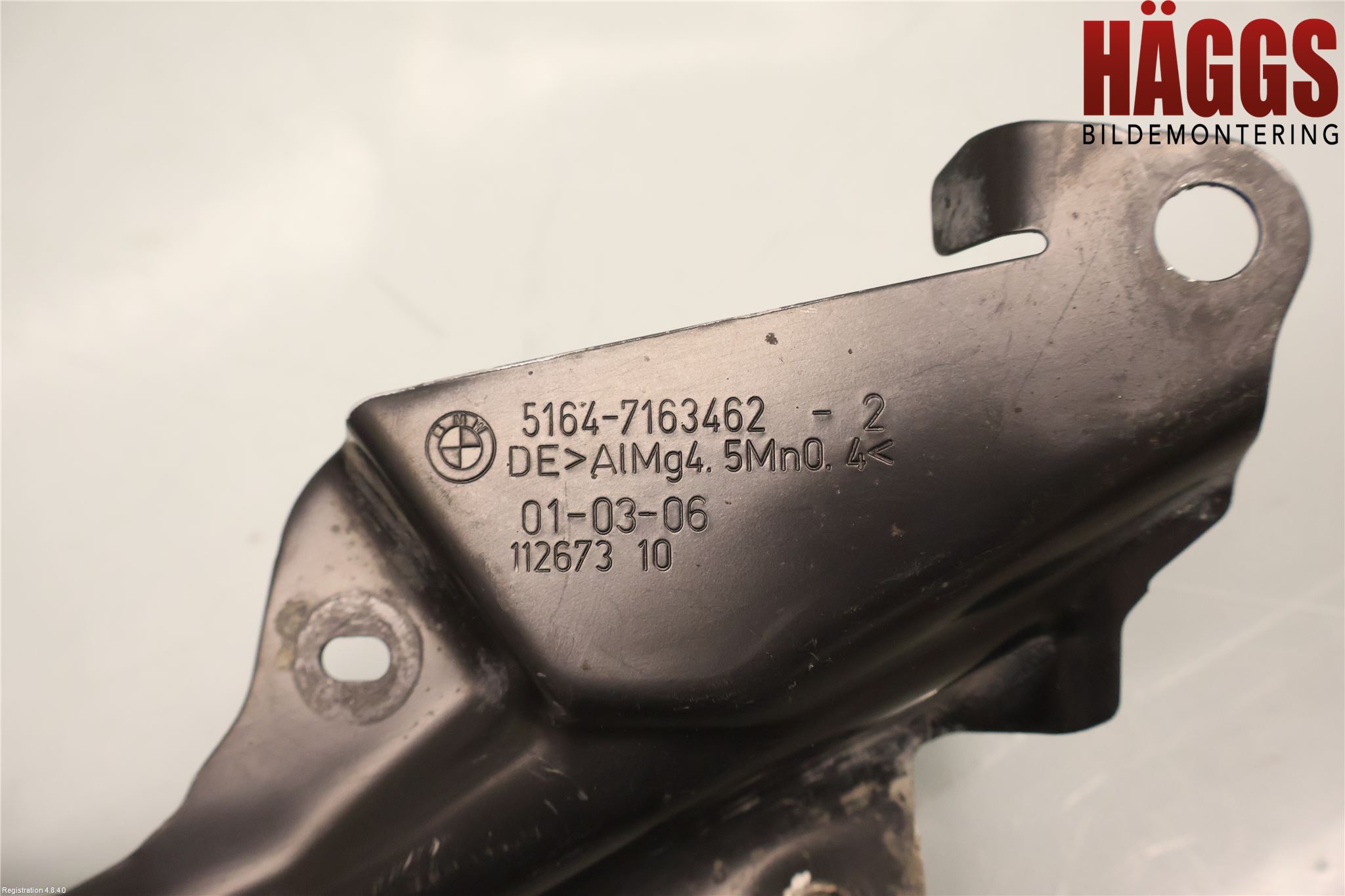 BMW 5 E60/61 Sed/Tou 02-10 Front Huvlåsplåt-Balk
