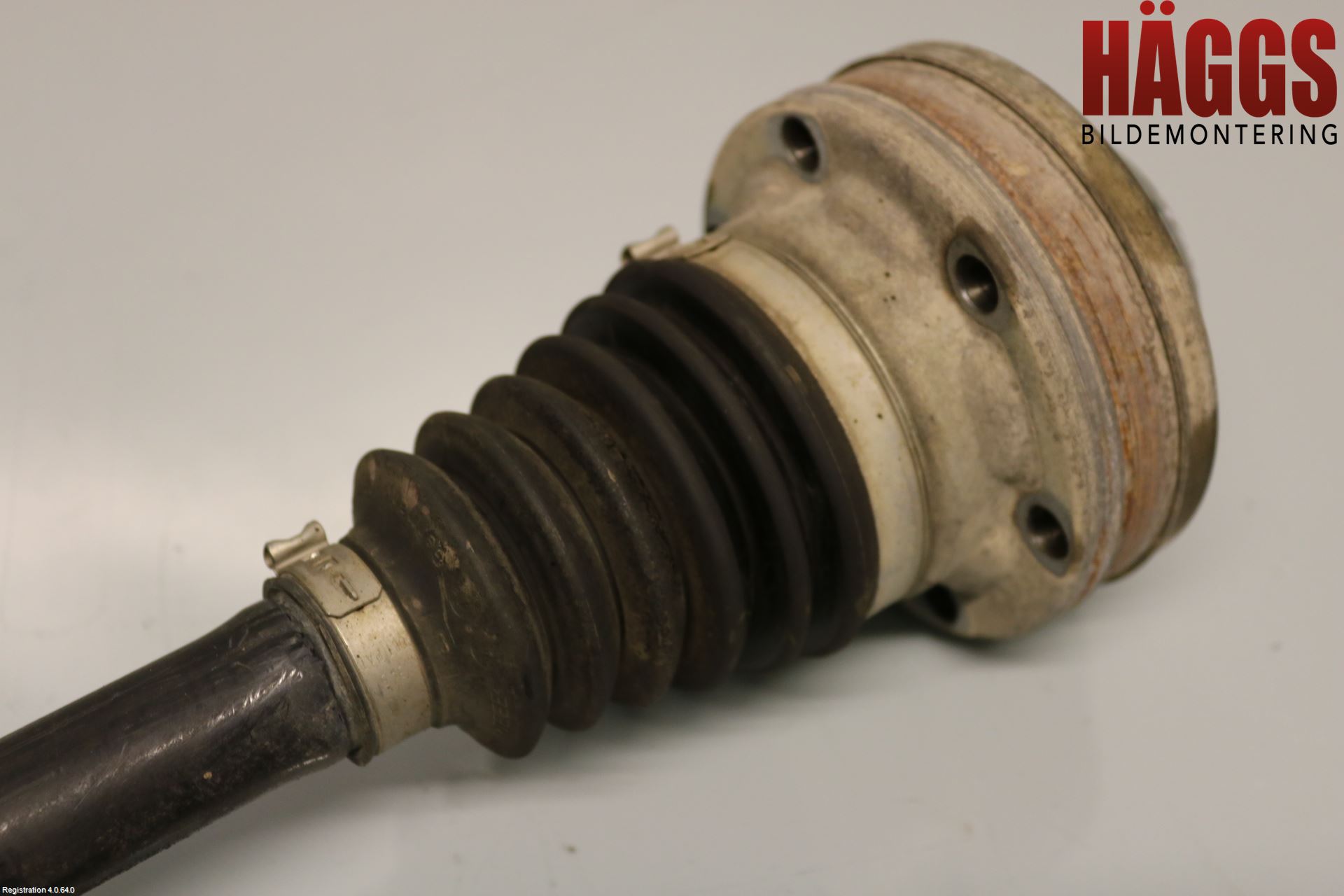 Volkswagen VW CADDY 11-15 Drivaxel Fram Vänster