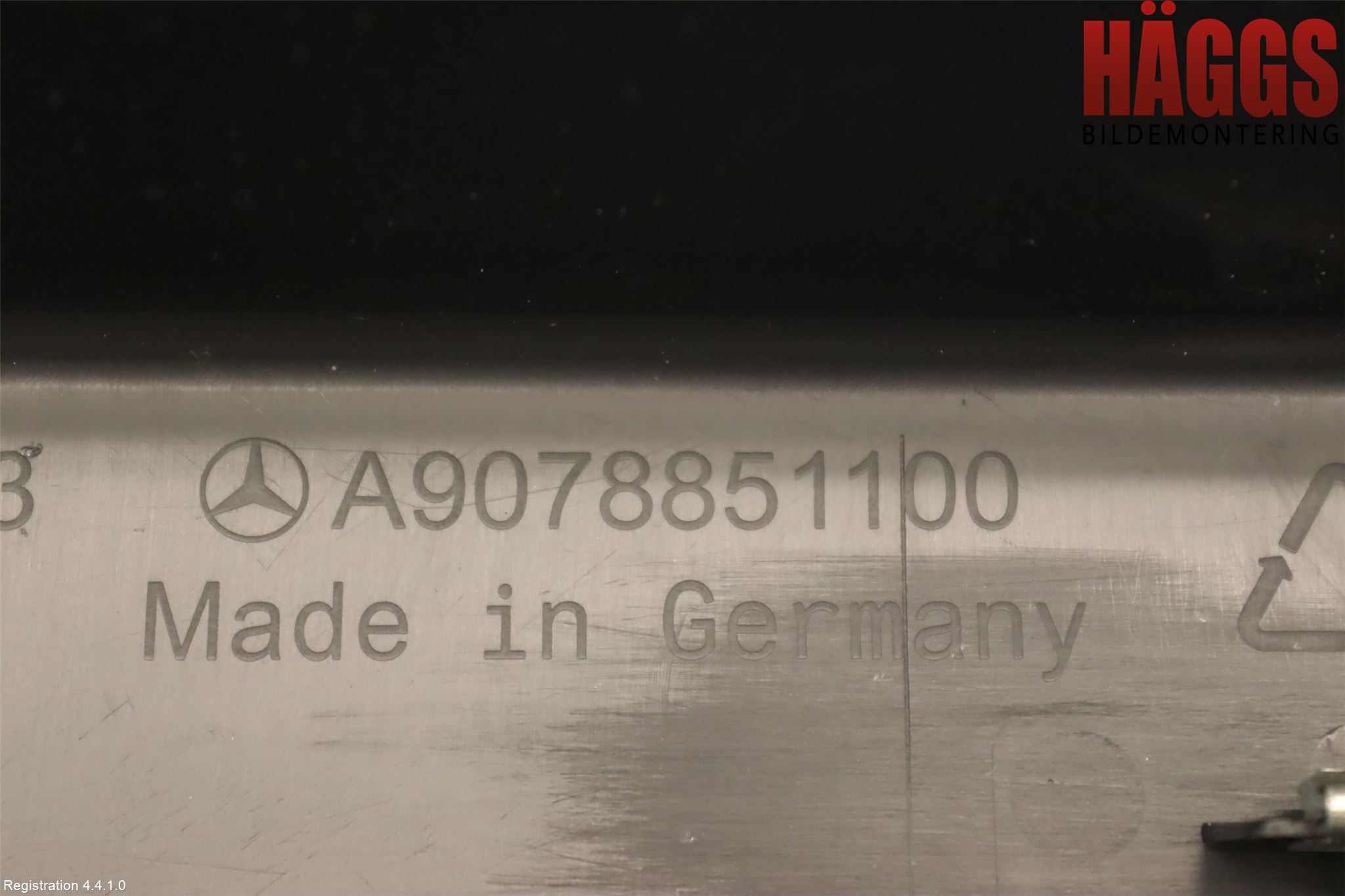 Mercedes-Benz MB SPRINTER (W907/W910) 19- Stötfångardel Bak Mitt