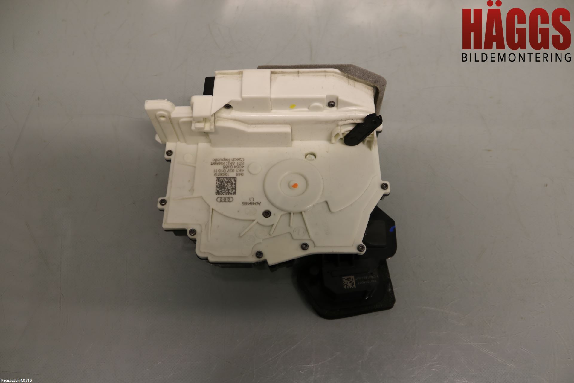 Audi A6 F2/C8 19- Låskista-Dörrlås