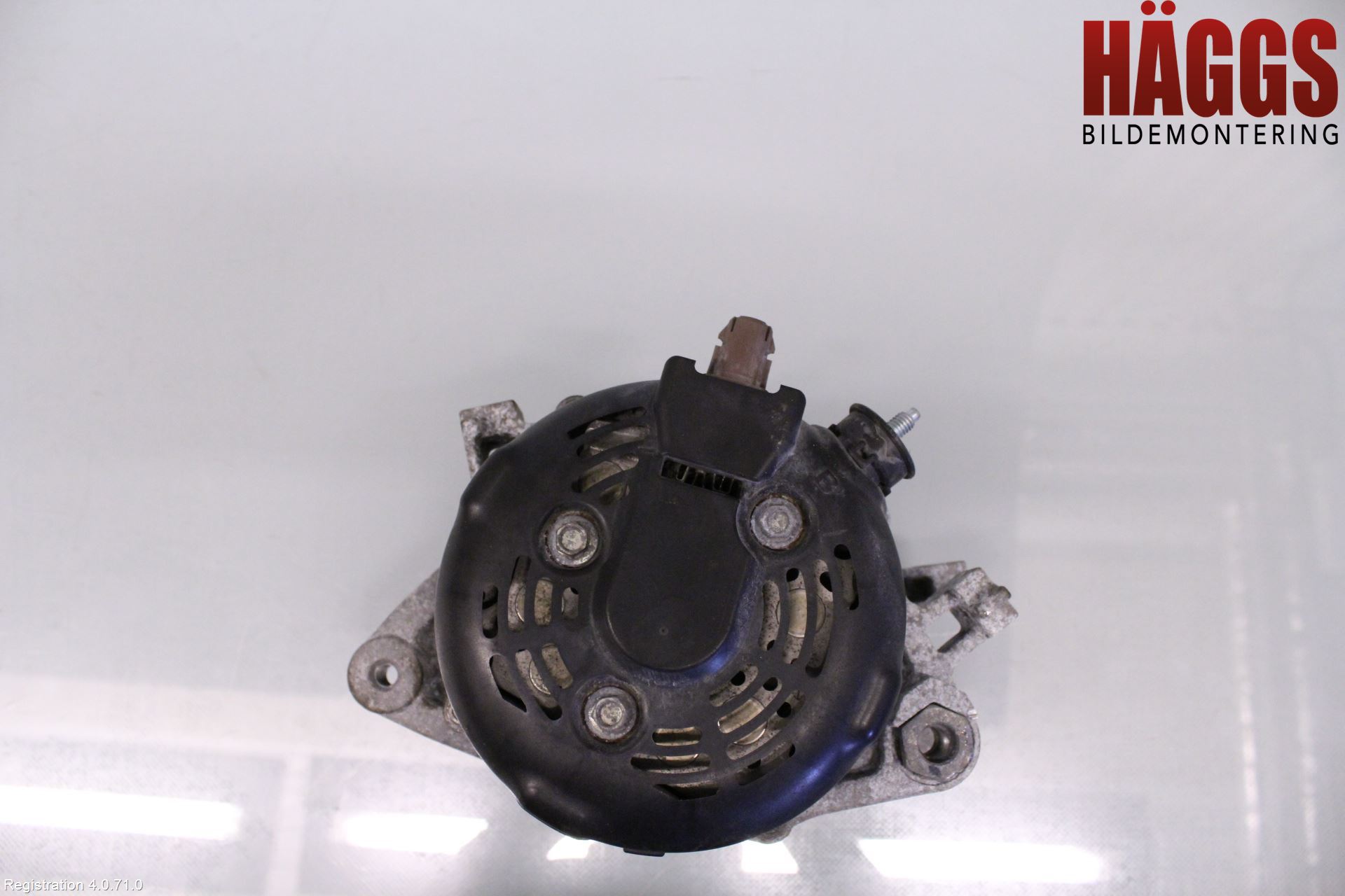 Toyota YARIS XP130 12-14 Generator