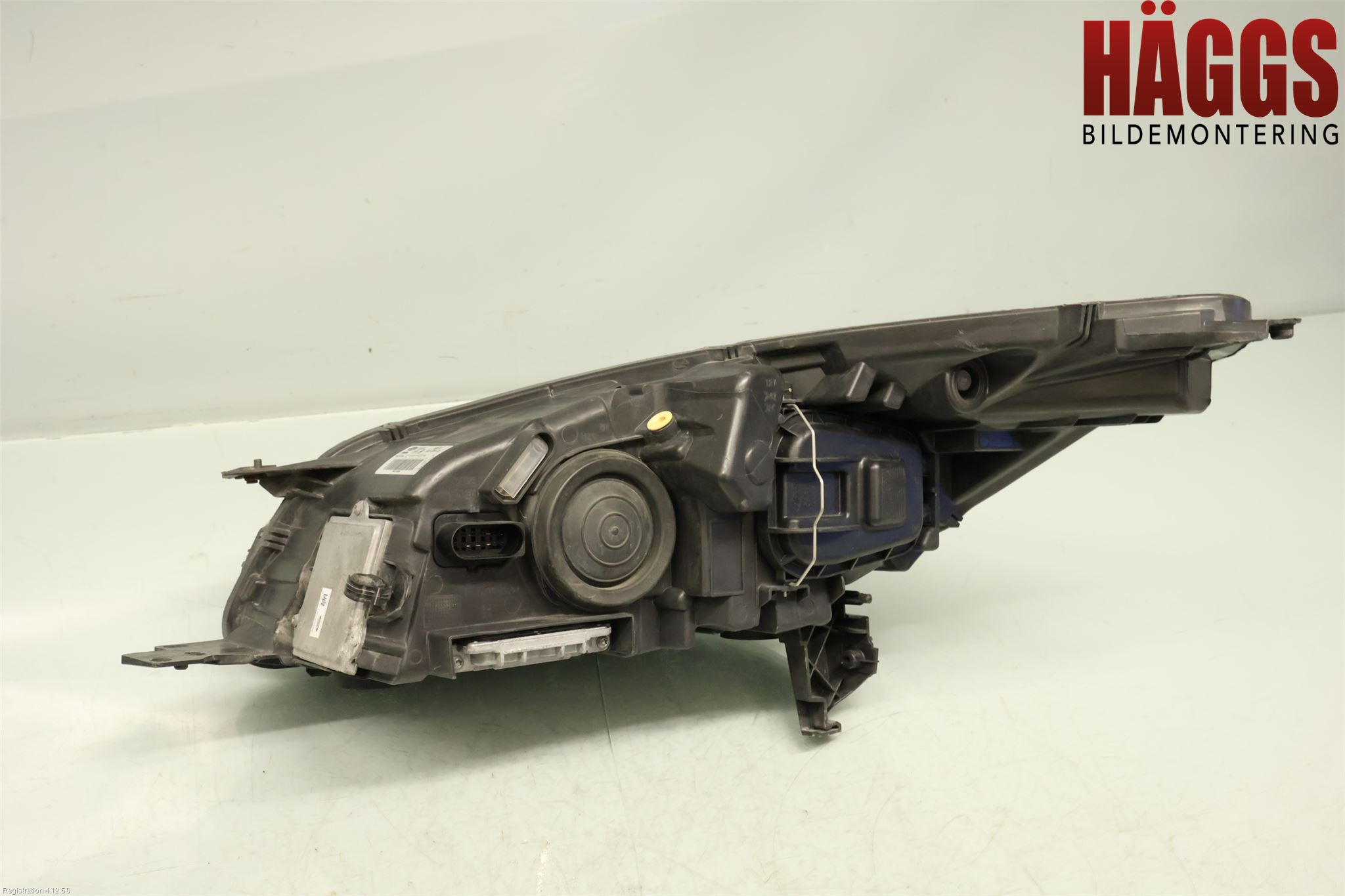 Ford KUGA 13-16 Strålkastare Höger