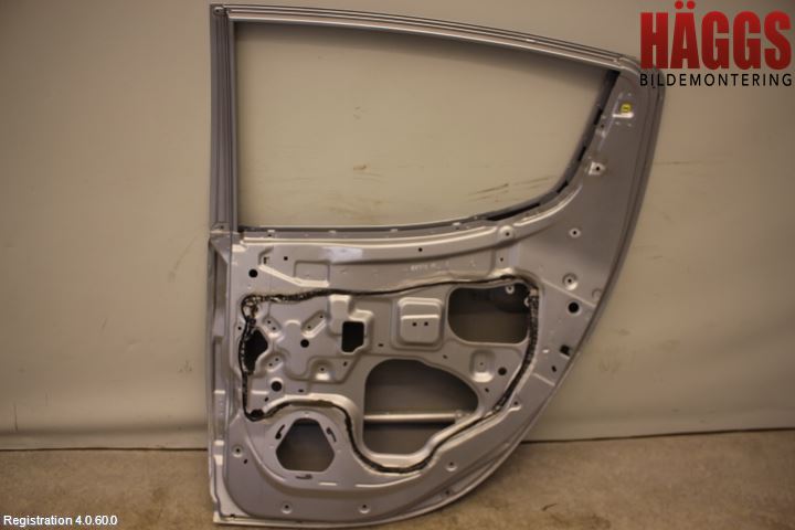 Mitsubishi L200 06-15 Dörr Bak Höger