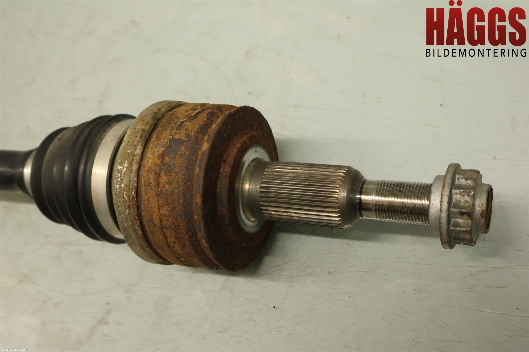 Volkswagen VW TRANSP/CARAVELLE (T7) 22-24 Drivaxel Bak Höger
