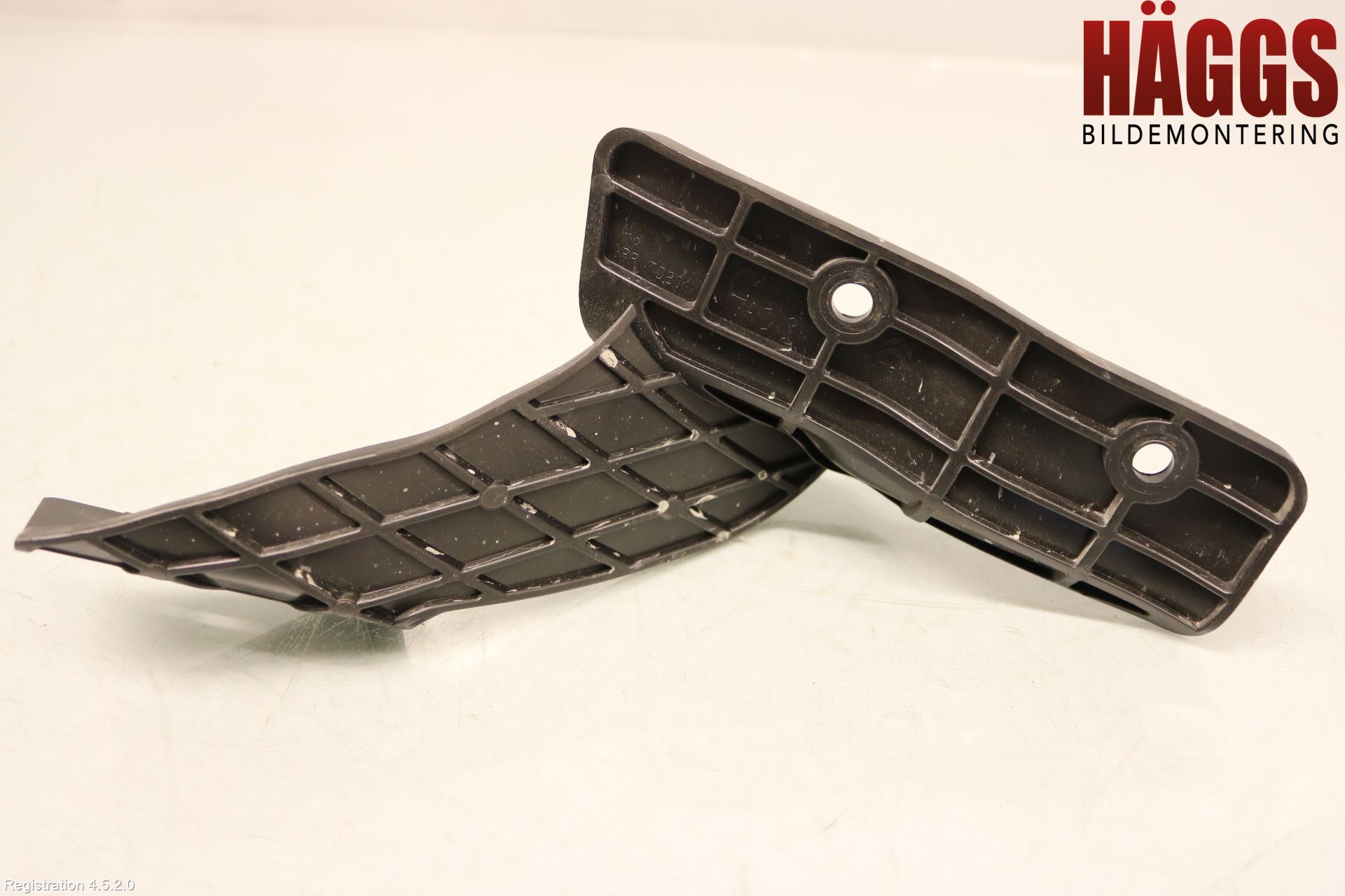 Citroen C4 CACTUS 14-20 Skärmfäste Fram Hö