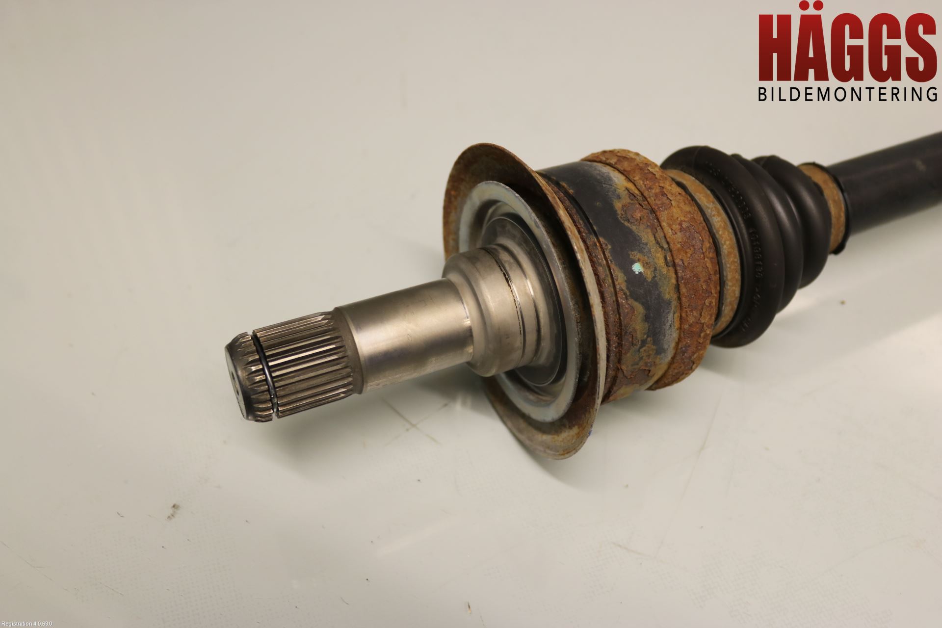 BMW 5 F10/F11/F18 09-17 Drivaxel Bak Höger