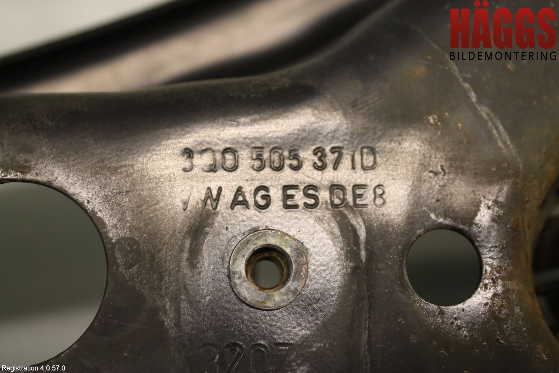 Volkswagen VW TIGUAN 16-24 Bärarm Bak Höger