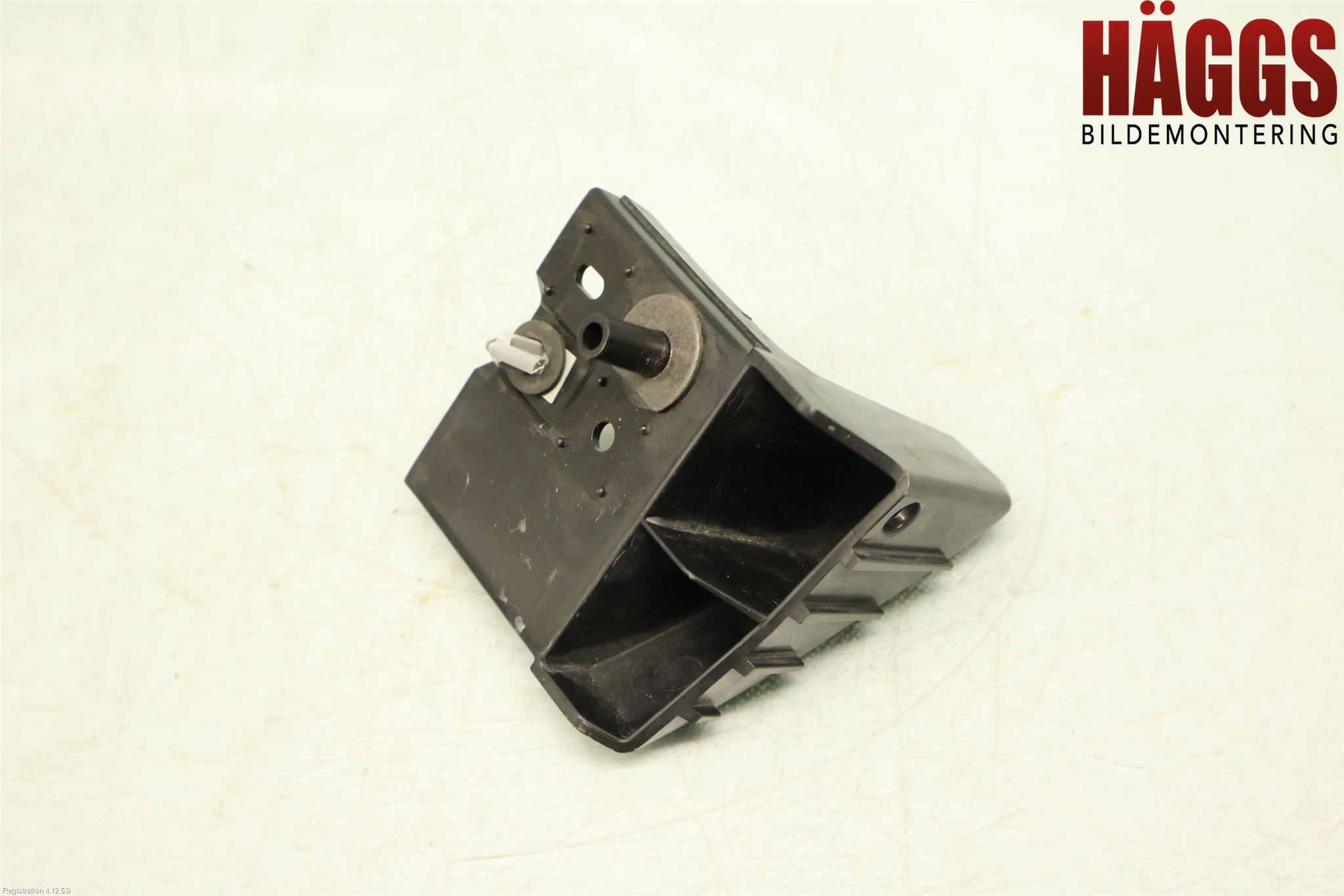 Ford KUGA 13-16 Stötfångarfäste Bak Vä