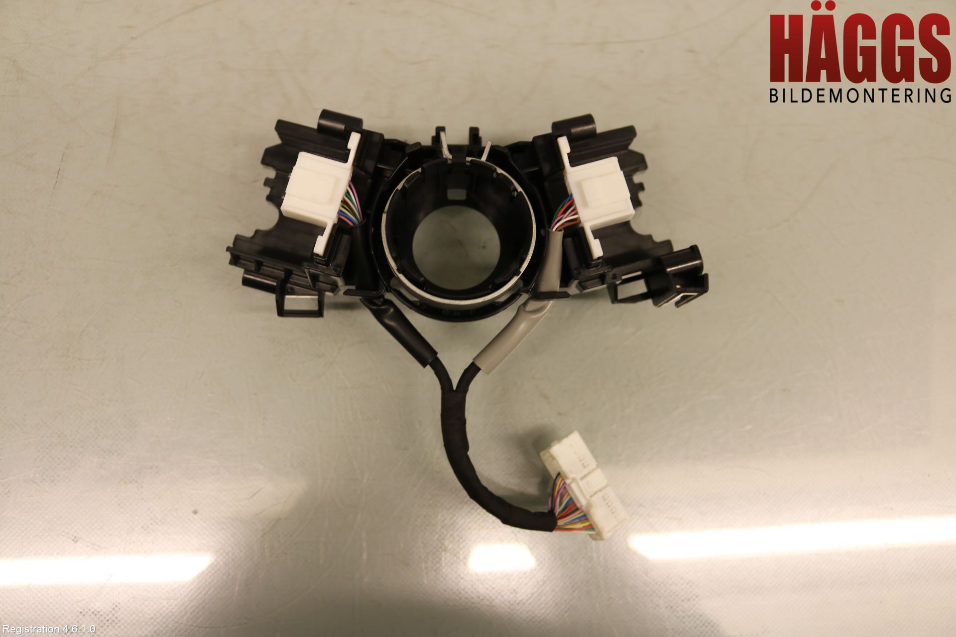 Toyota YARIS XP21 20- Spak Konsoll-Fäste