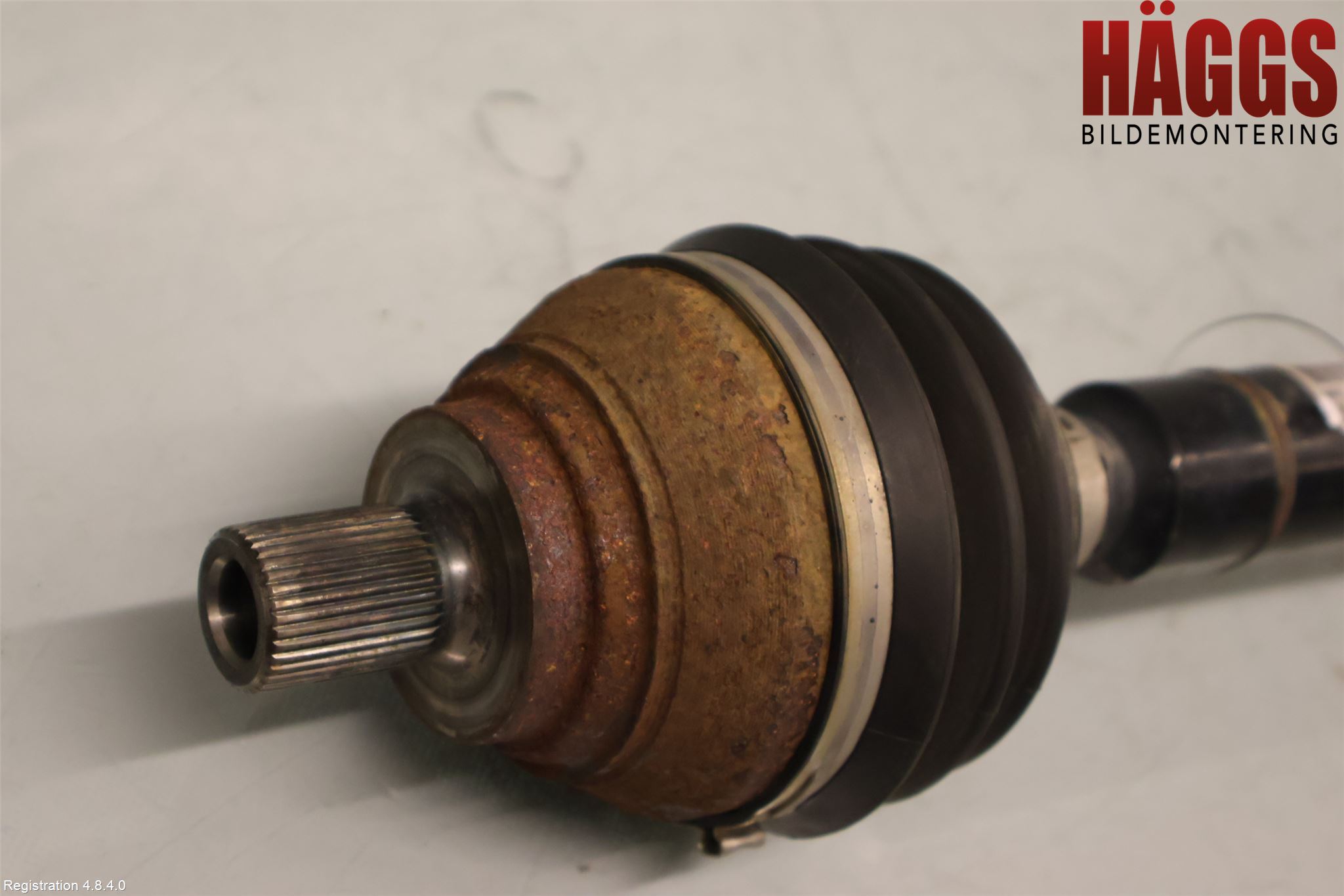 Volkswagen VW TOURAN 16- Drivaxel Fram Höger