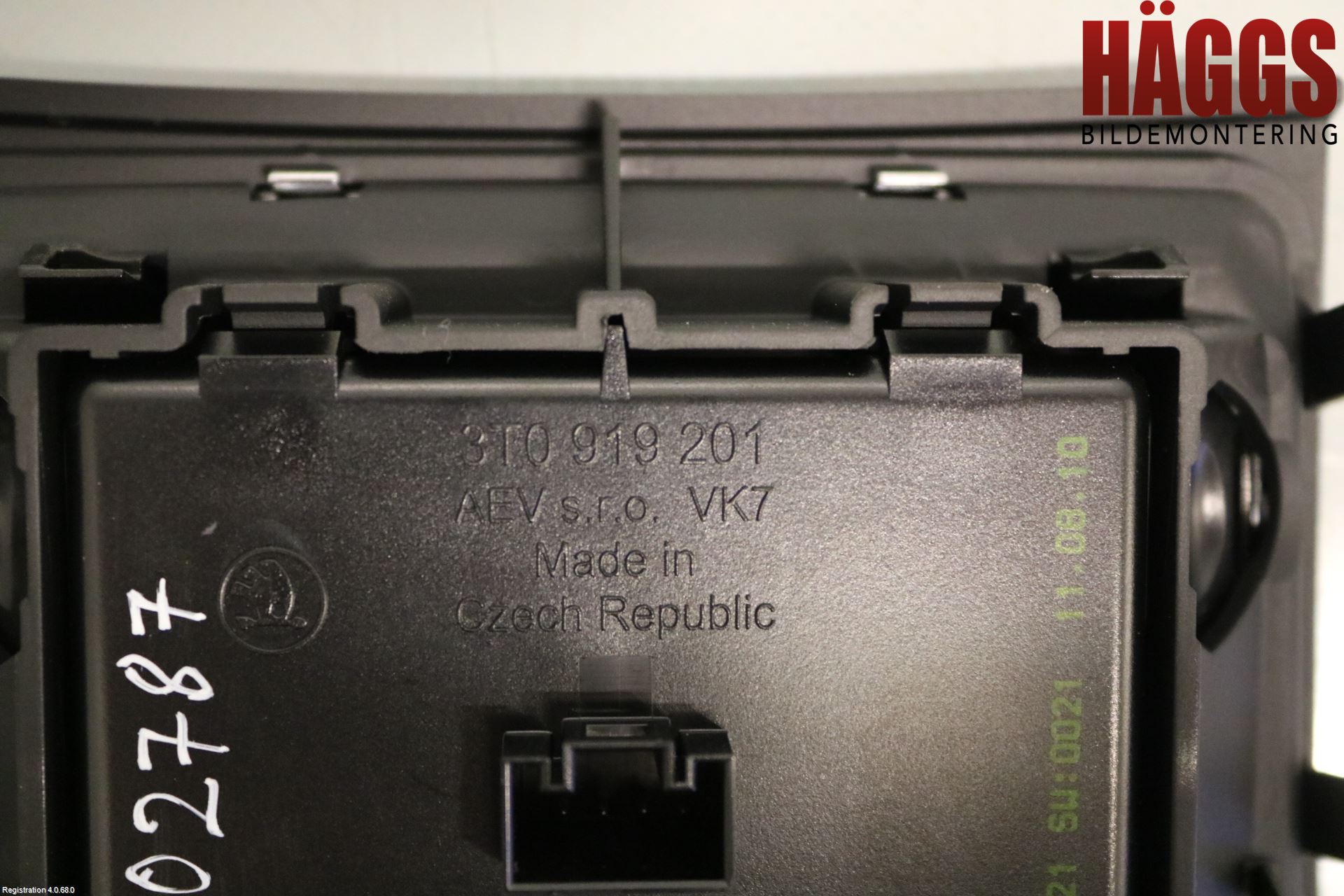 Skoda SUPERB 09-15 Instrument Klocka