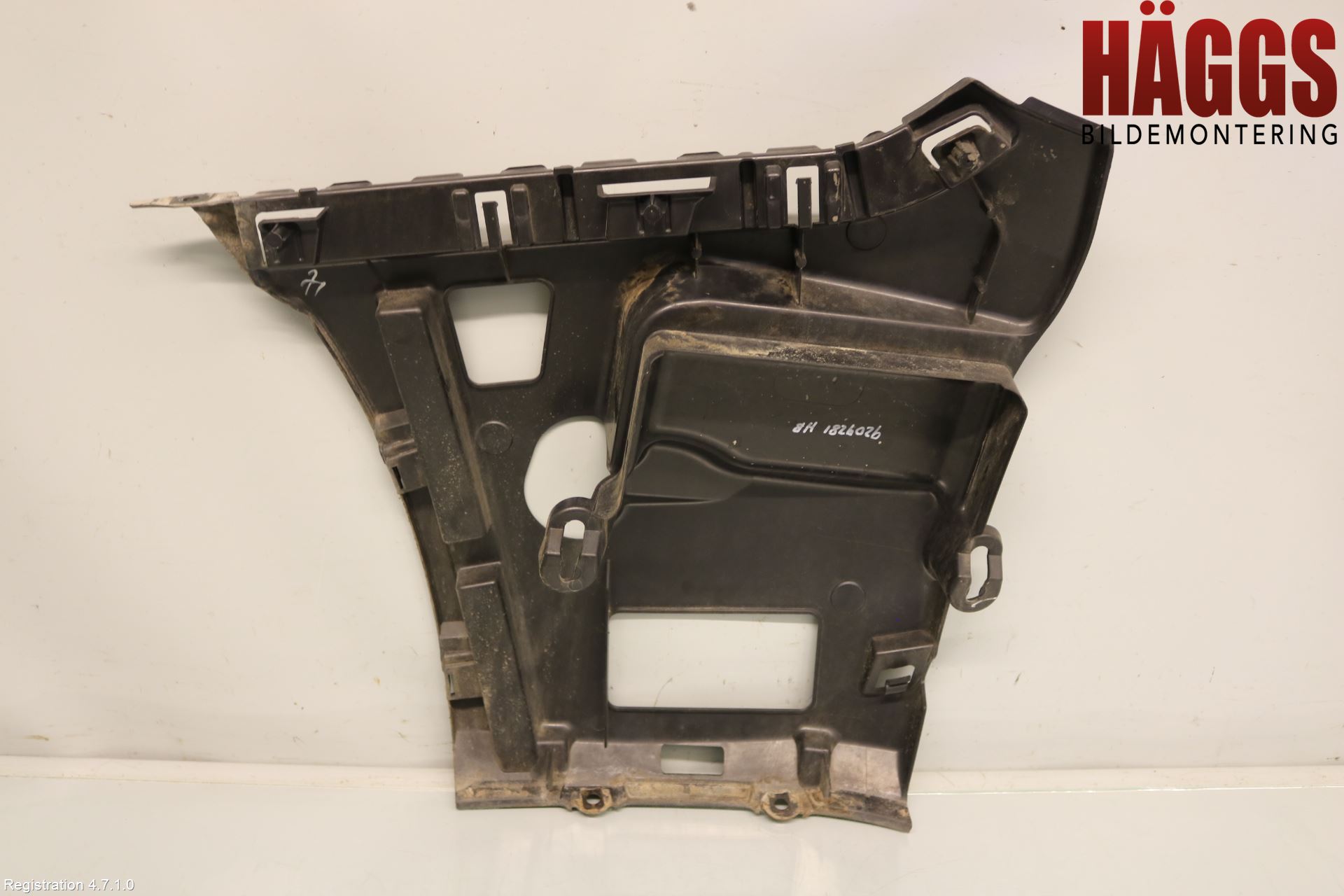 BMW 3 F30/F31/F80 12-19 Stötfångarfäste Bak Hö