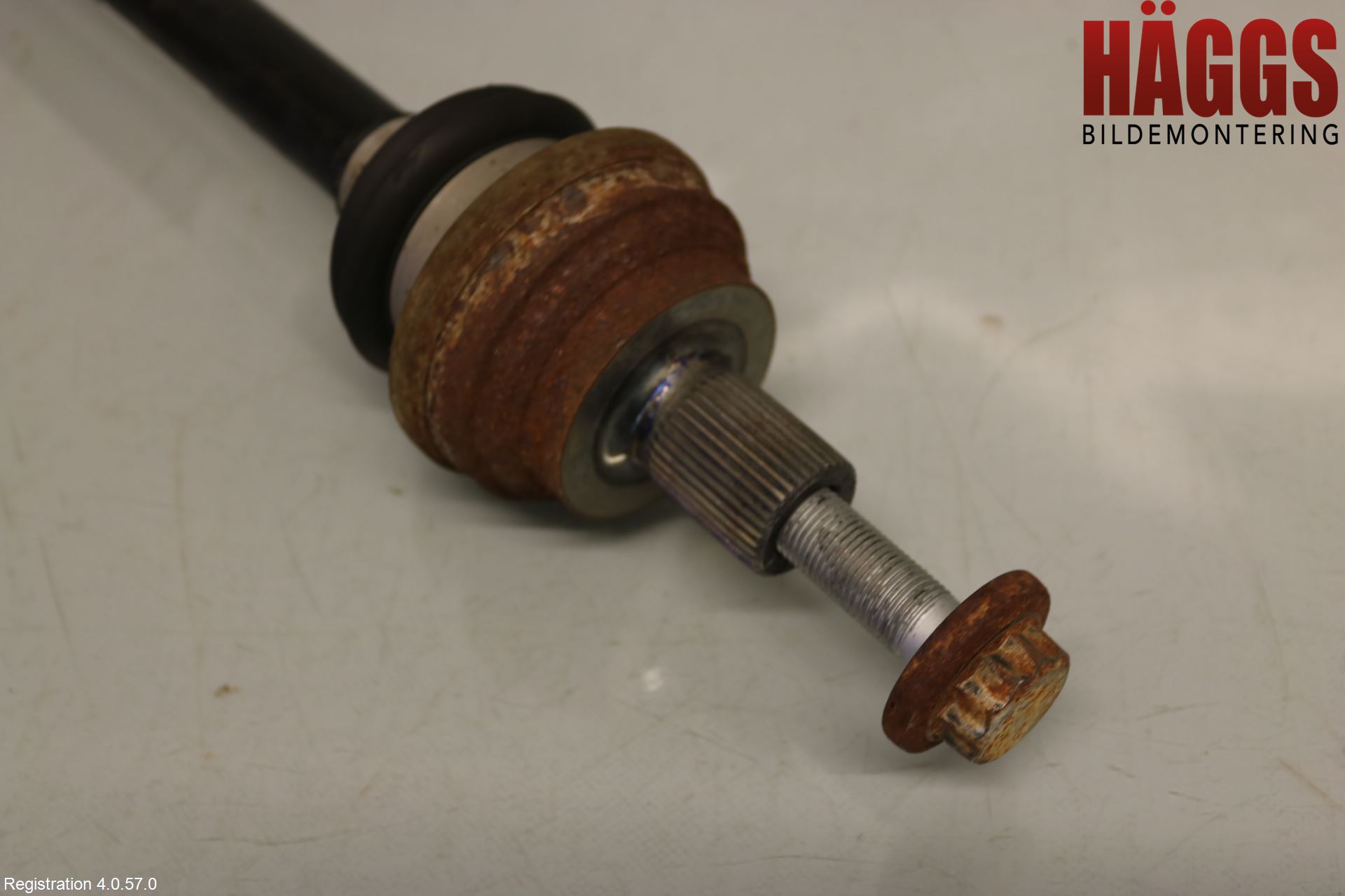 Volkswagen VW TIGUAN 16-24 Drivaxel Bak Höger