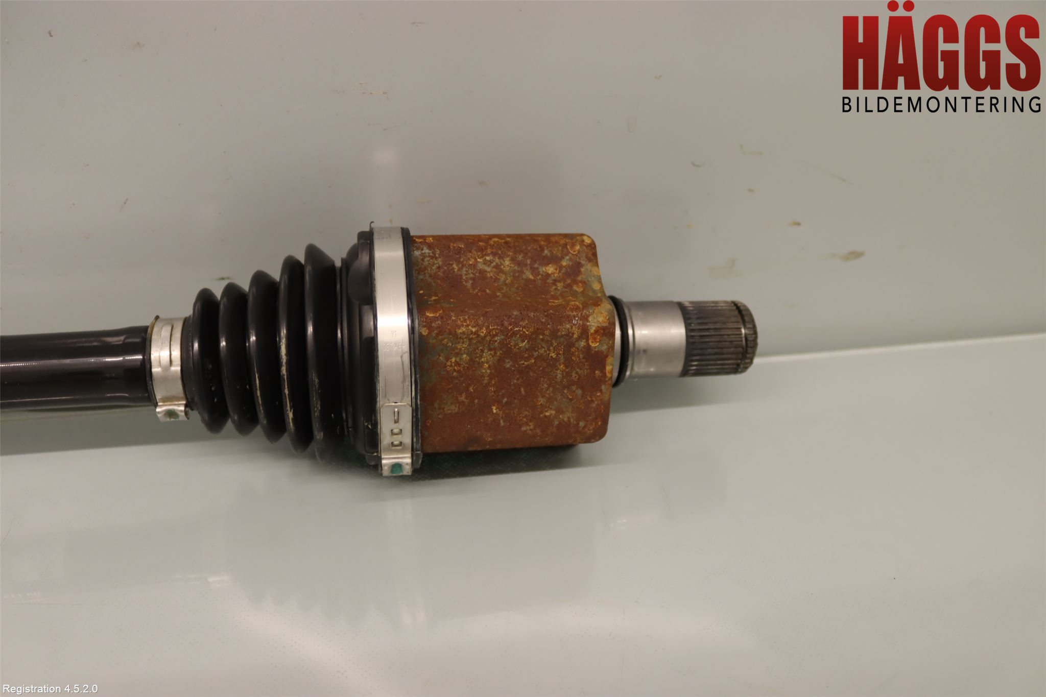 Volkswagen VW T-ROC 18- Drivaxel Fram Vänster