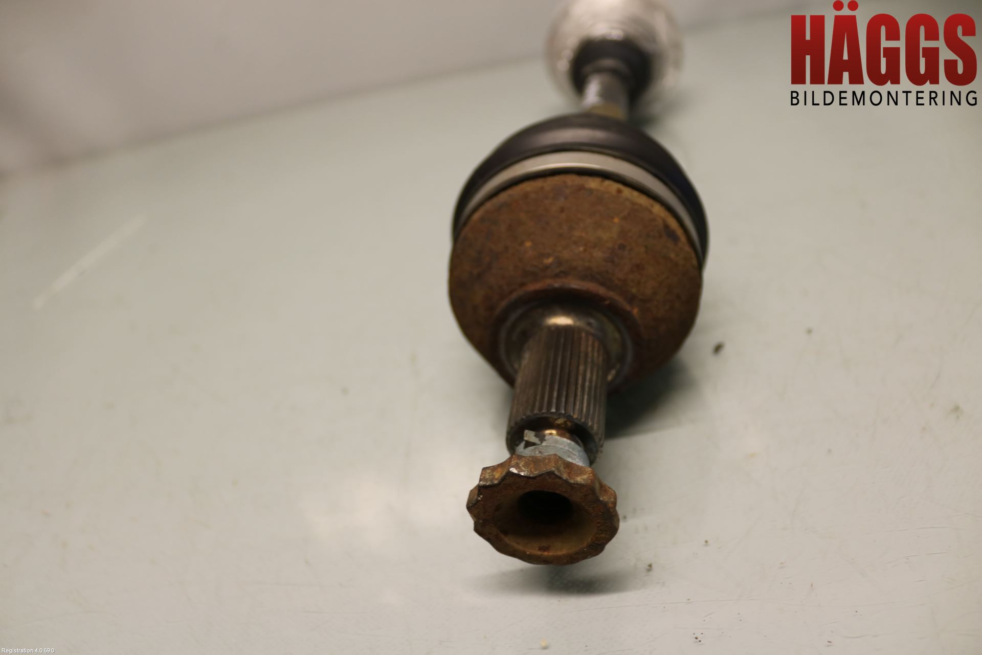 Volkswagen VW POLO 10-17 Drivaxel Fram Vänster