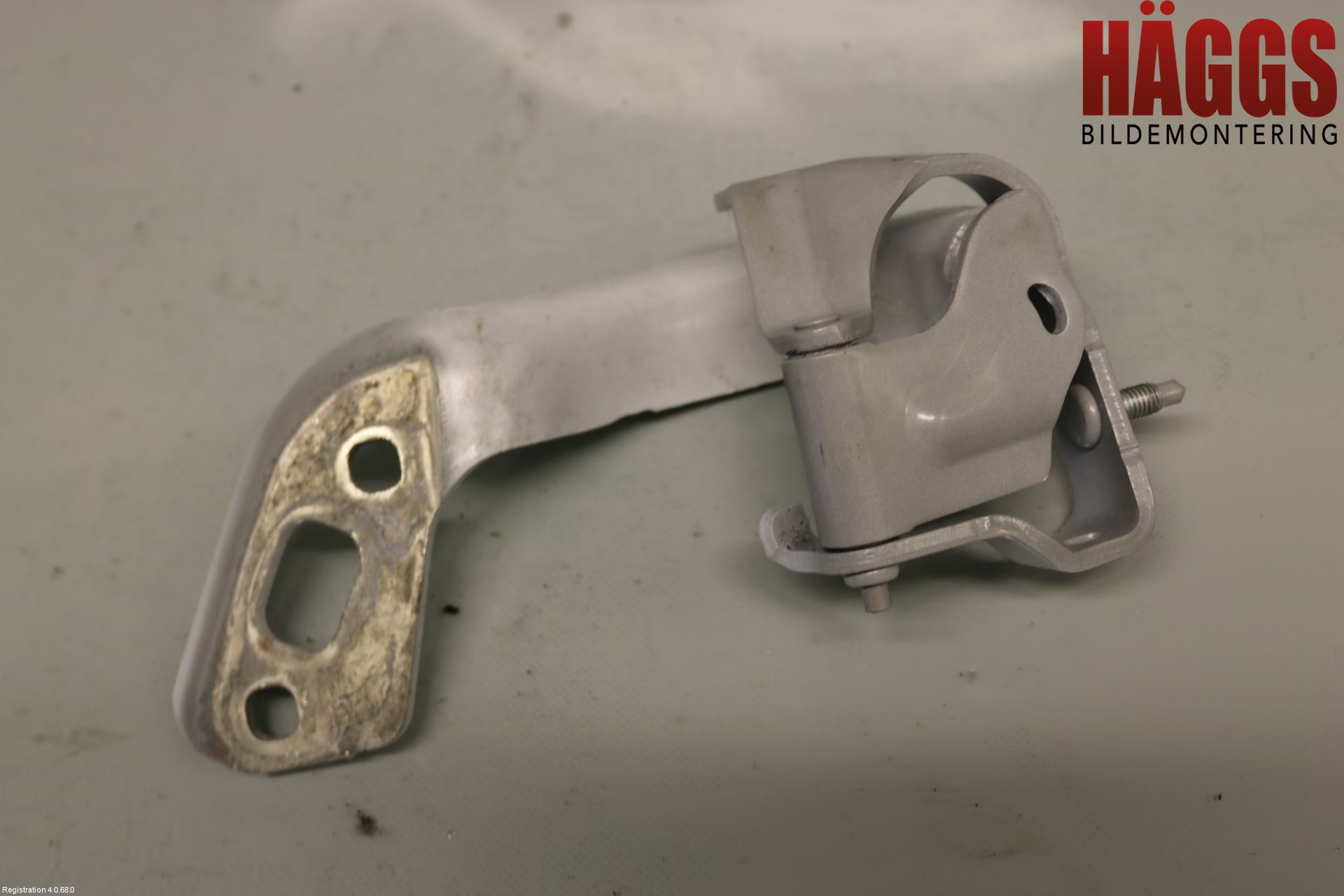 Audi A4/S4 08-11 Bakluckegångjärn Vä