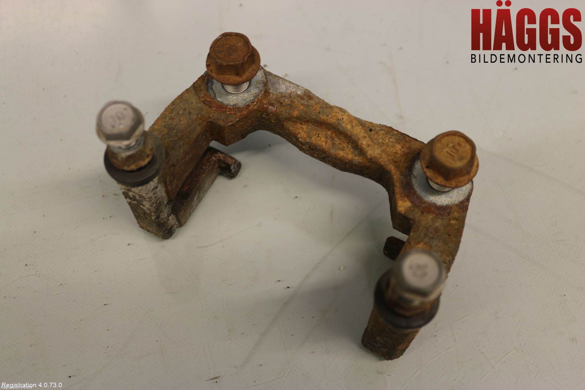 Toyota RAV4 13-18 Bromsokshållare