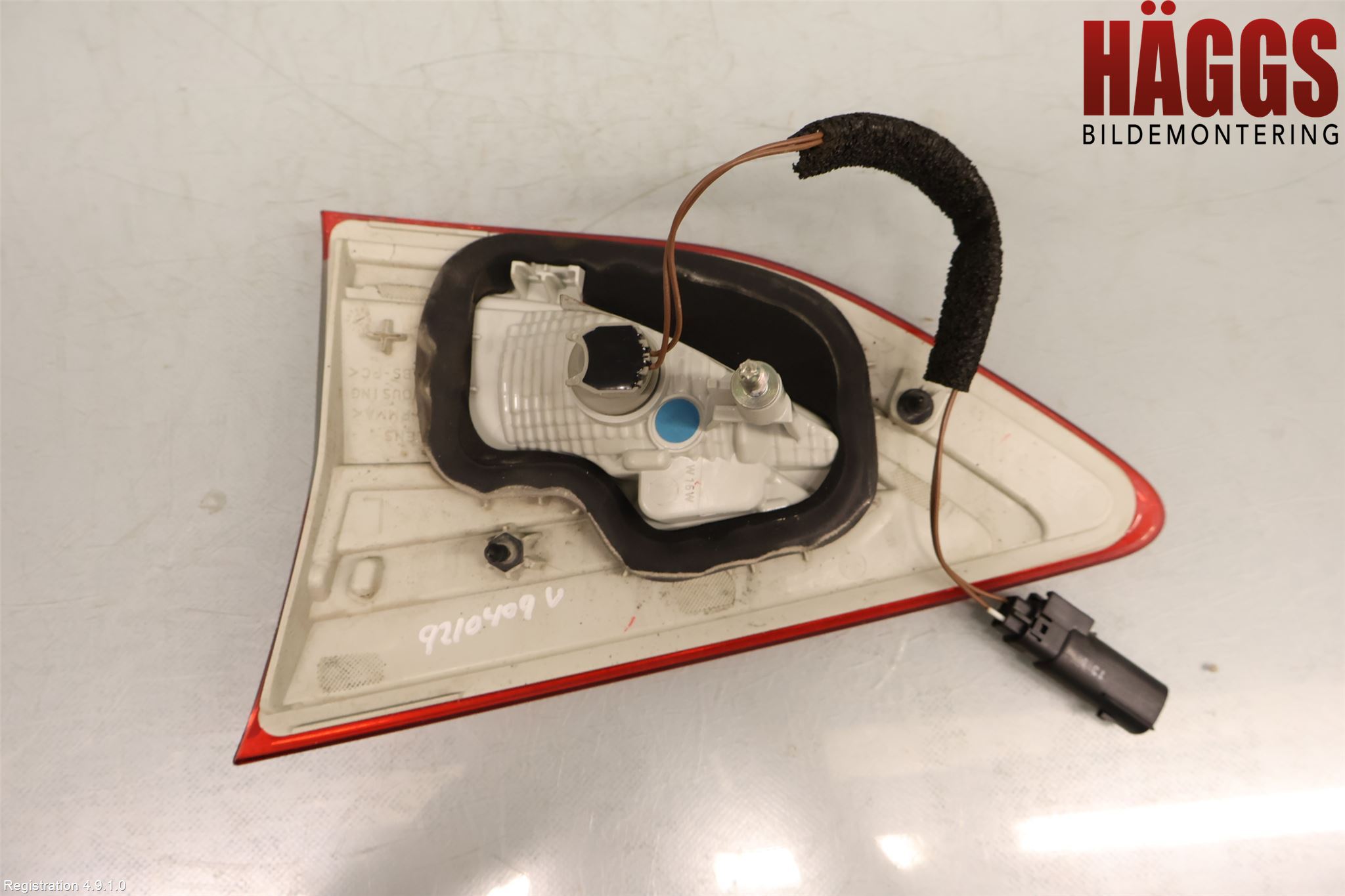 Ford KUGA 13-16 Bakljus Lucka Vä