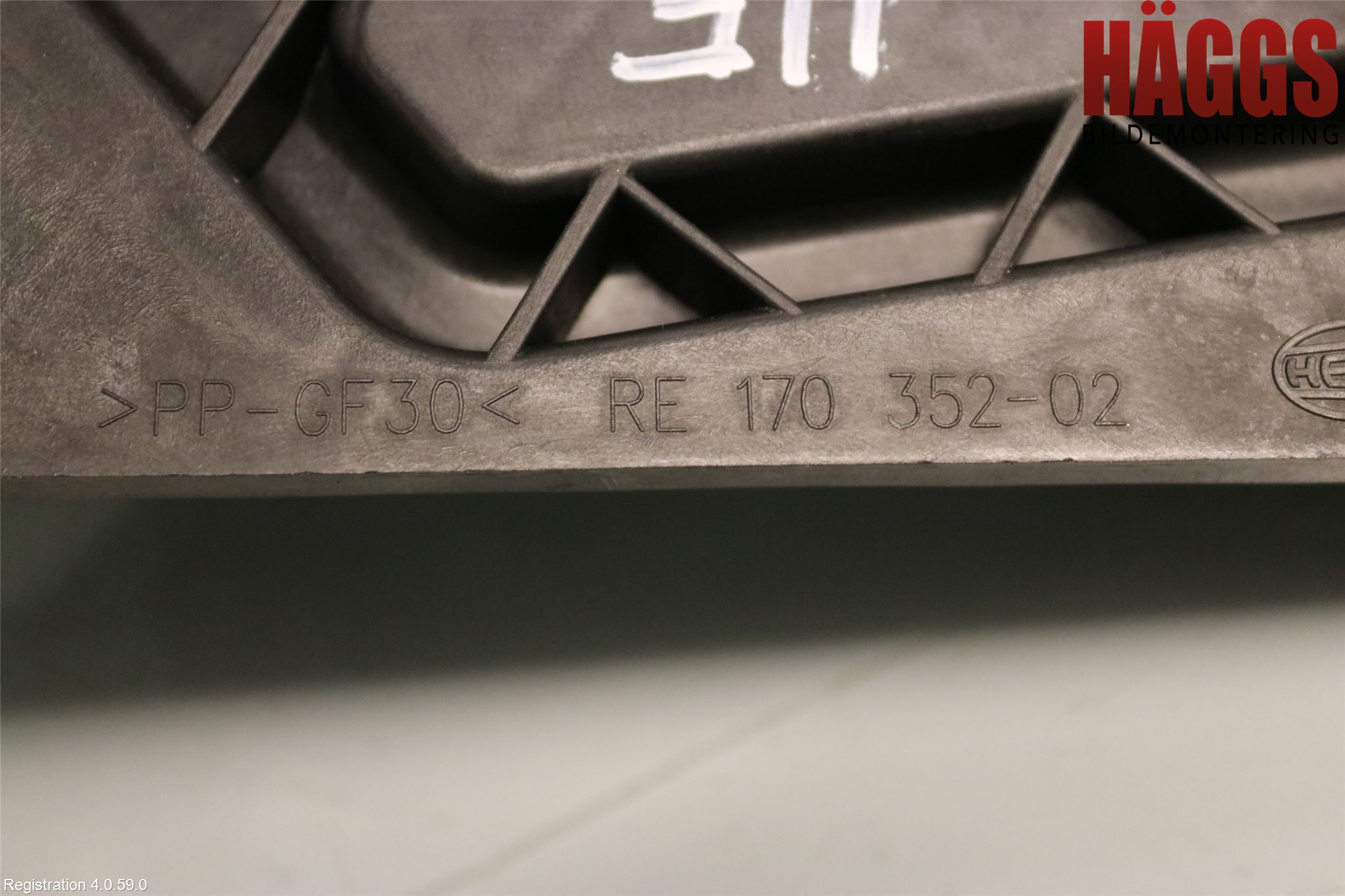 Skoda OCTAVIA (1Z) 05-13 Strålkastarsarg Höger