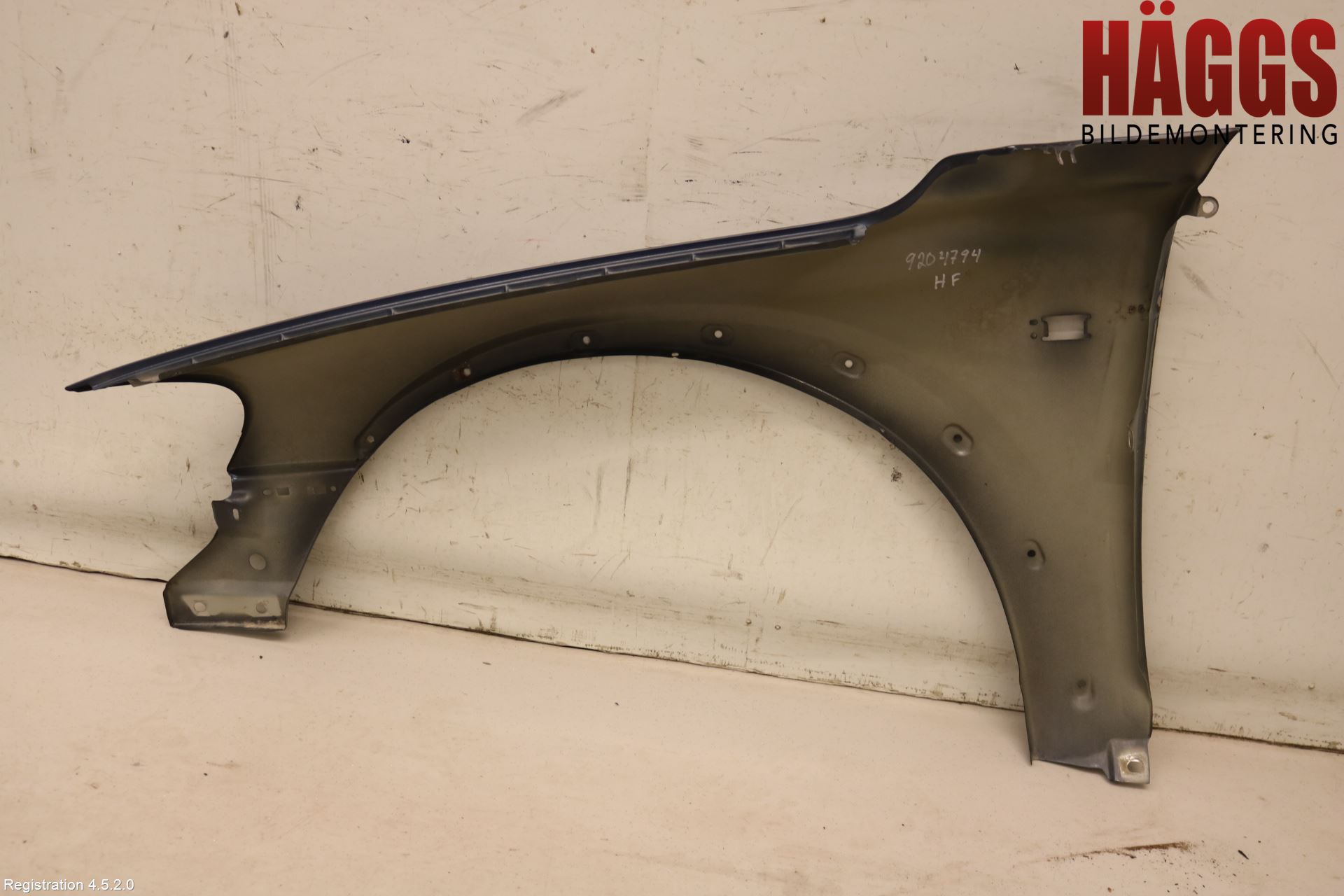 Volvo XC70 05-07 Skärm Fram Höger