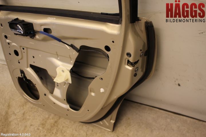 Citroen C4 I   05-10 Dörr Bak Höger