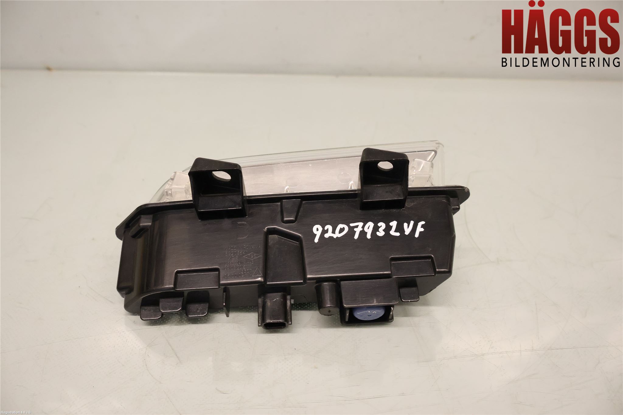 Renault CAPTUR 13-19 Positionsljus Fram Vä