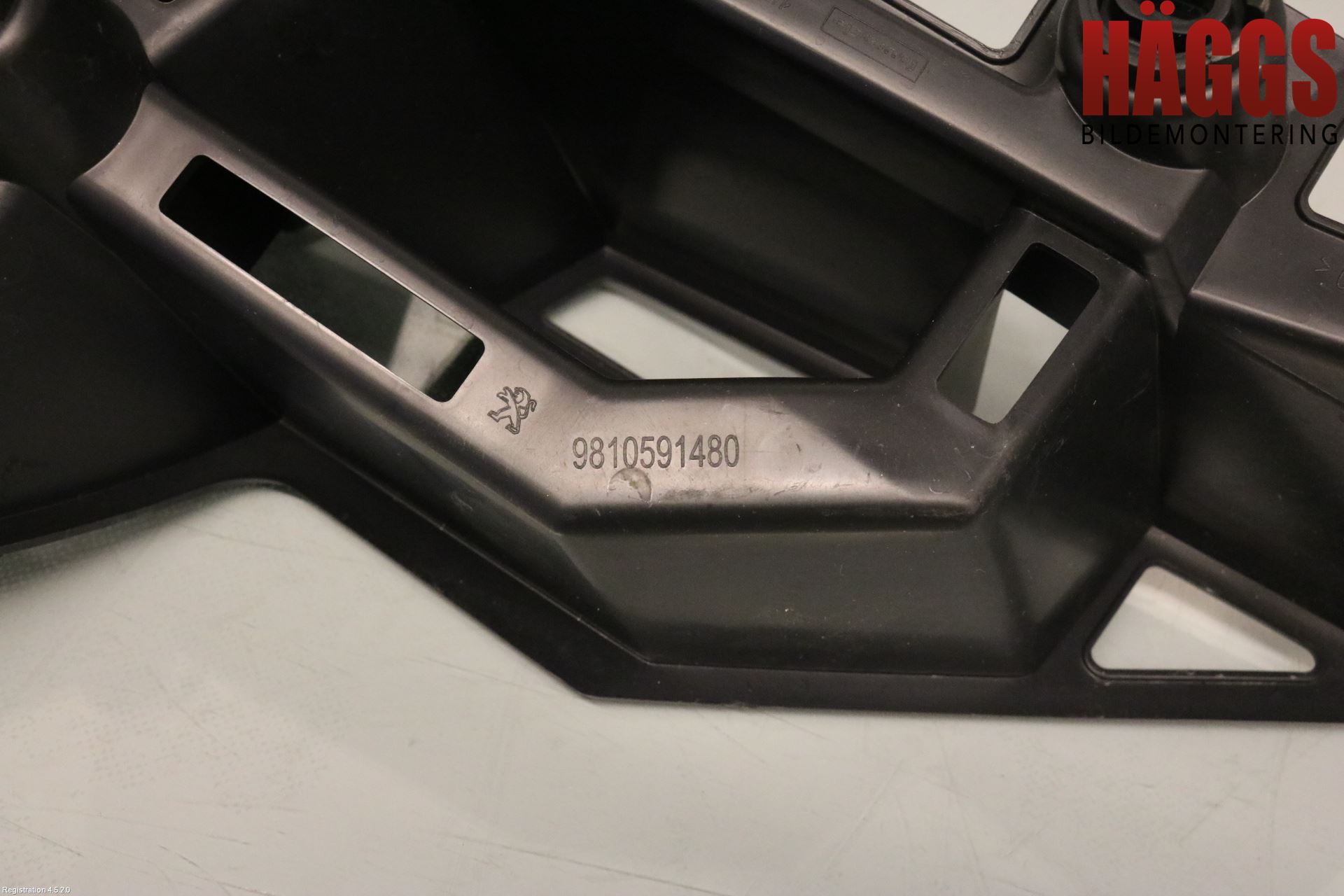 Peugeot 3008 17-24 Stötfångarfäste Bak Hö
