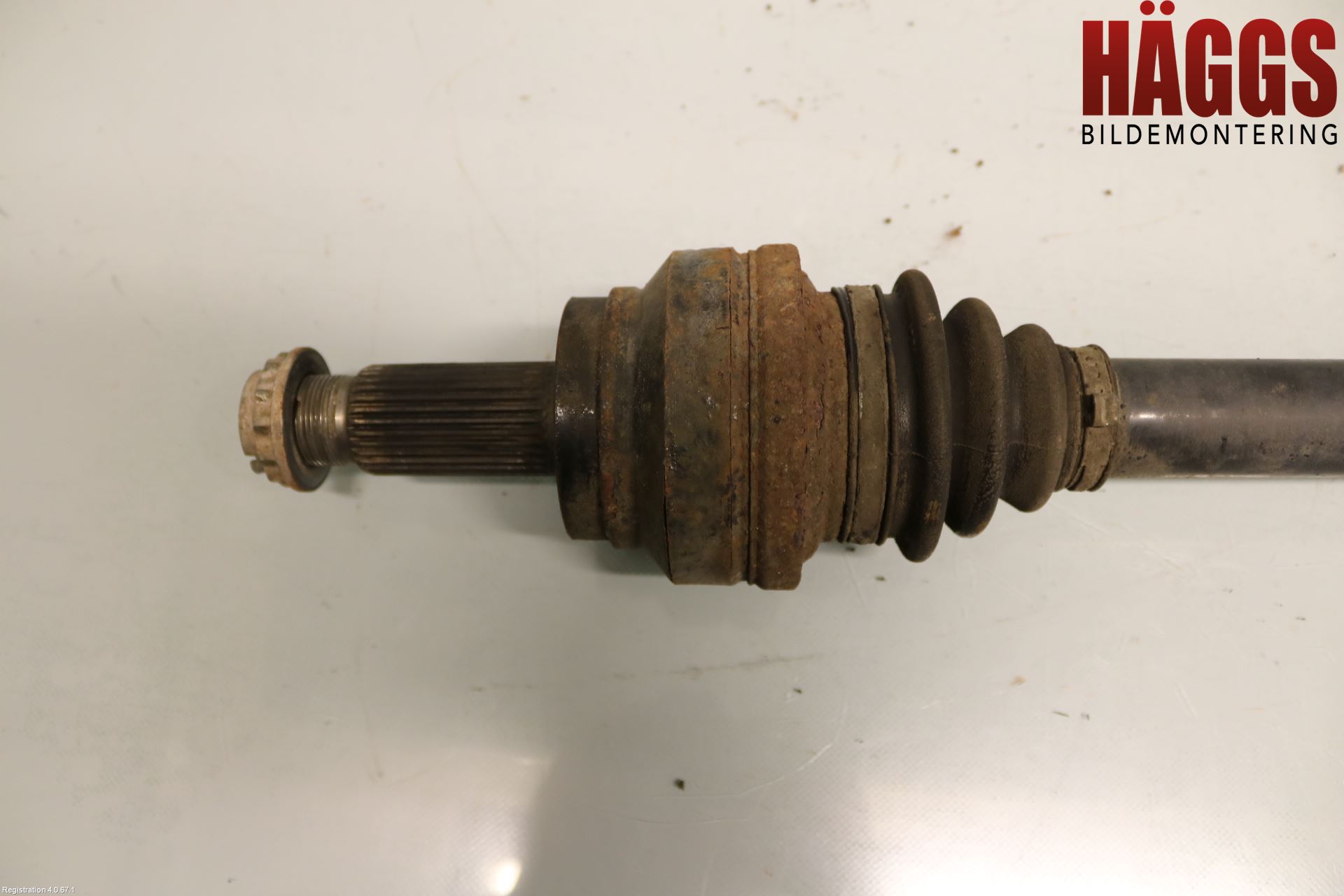 BMW X6 E71/E72   08-14 Drivaxel Bak Vänster