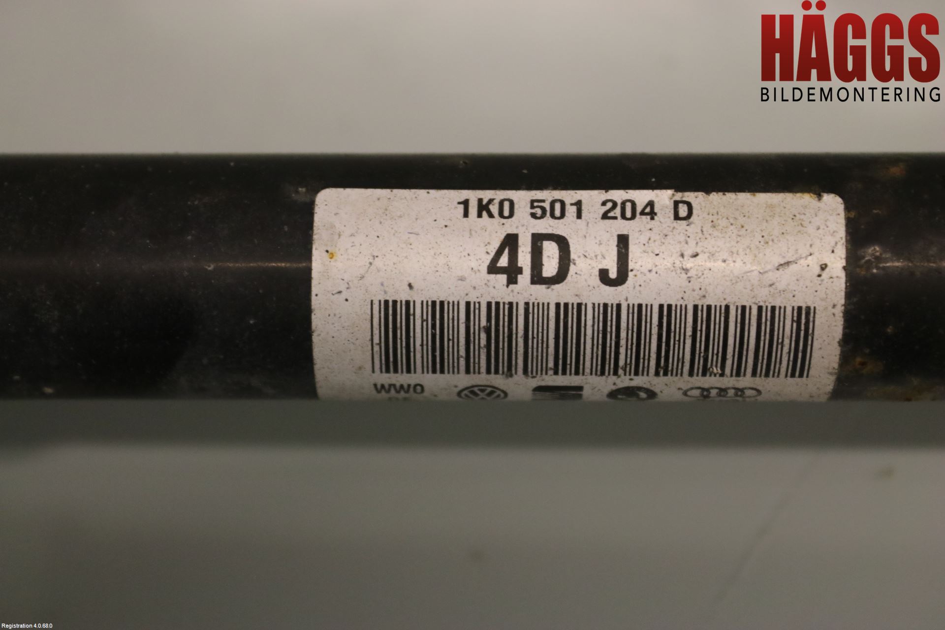 Volkswagen VW PASSAT 11-14 Drivaxel Bak Höger