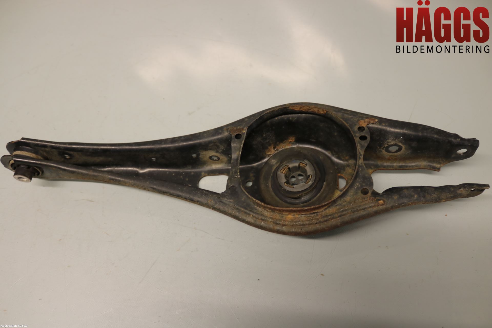Volkswagen VW TOURAN 16- Bärarm Bak Vä-Hö