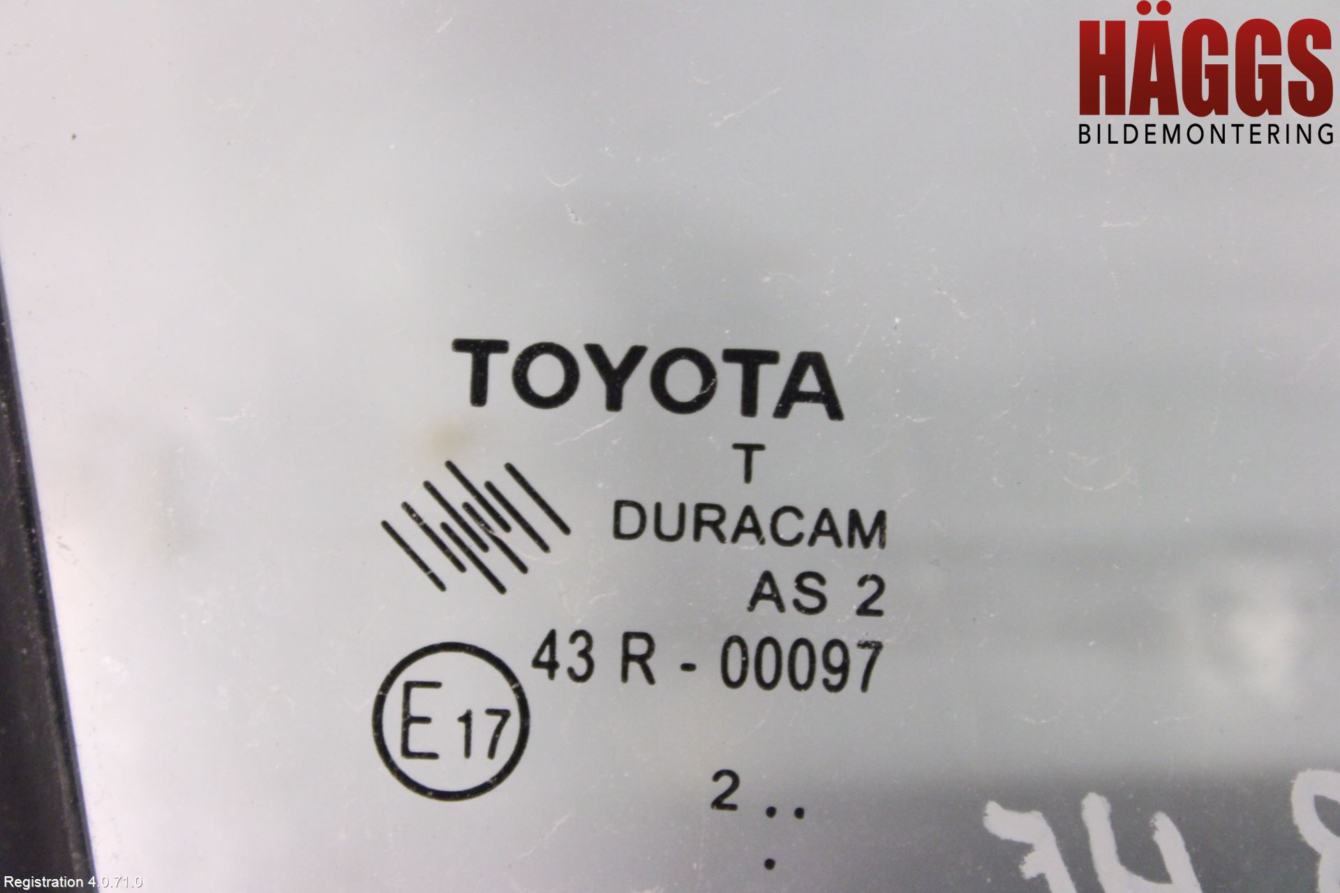 Toyota YARIS XP130 12-14 Dörruta Fram Lilla Hö