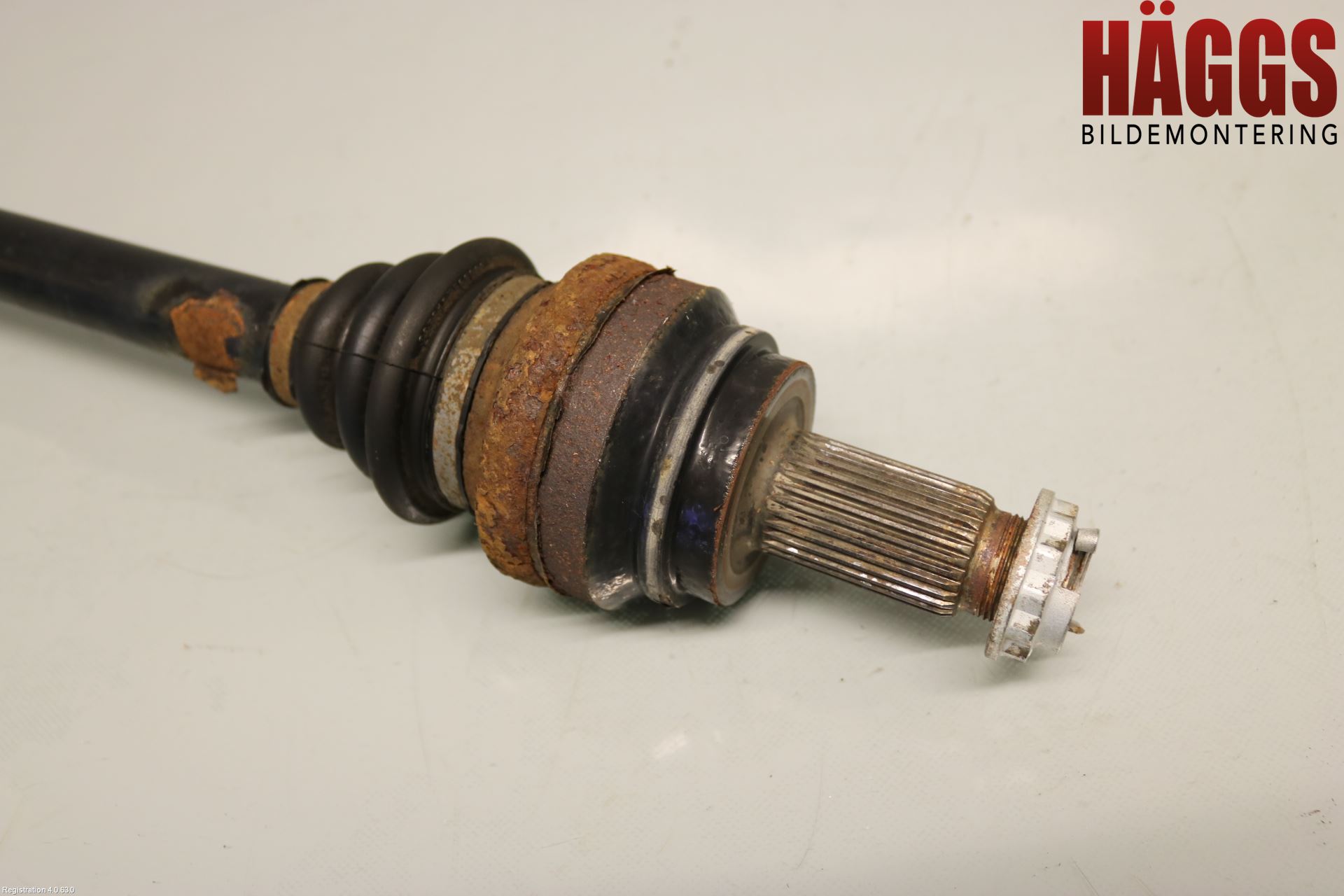 BMW 5 F10/F11/F18 09-17 Drivaxel Bak Höger
