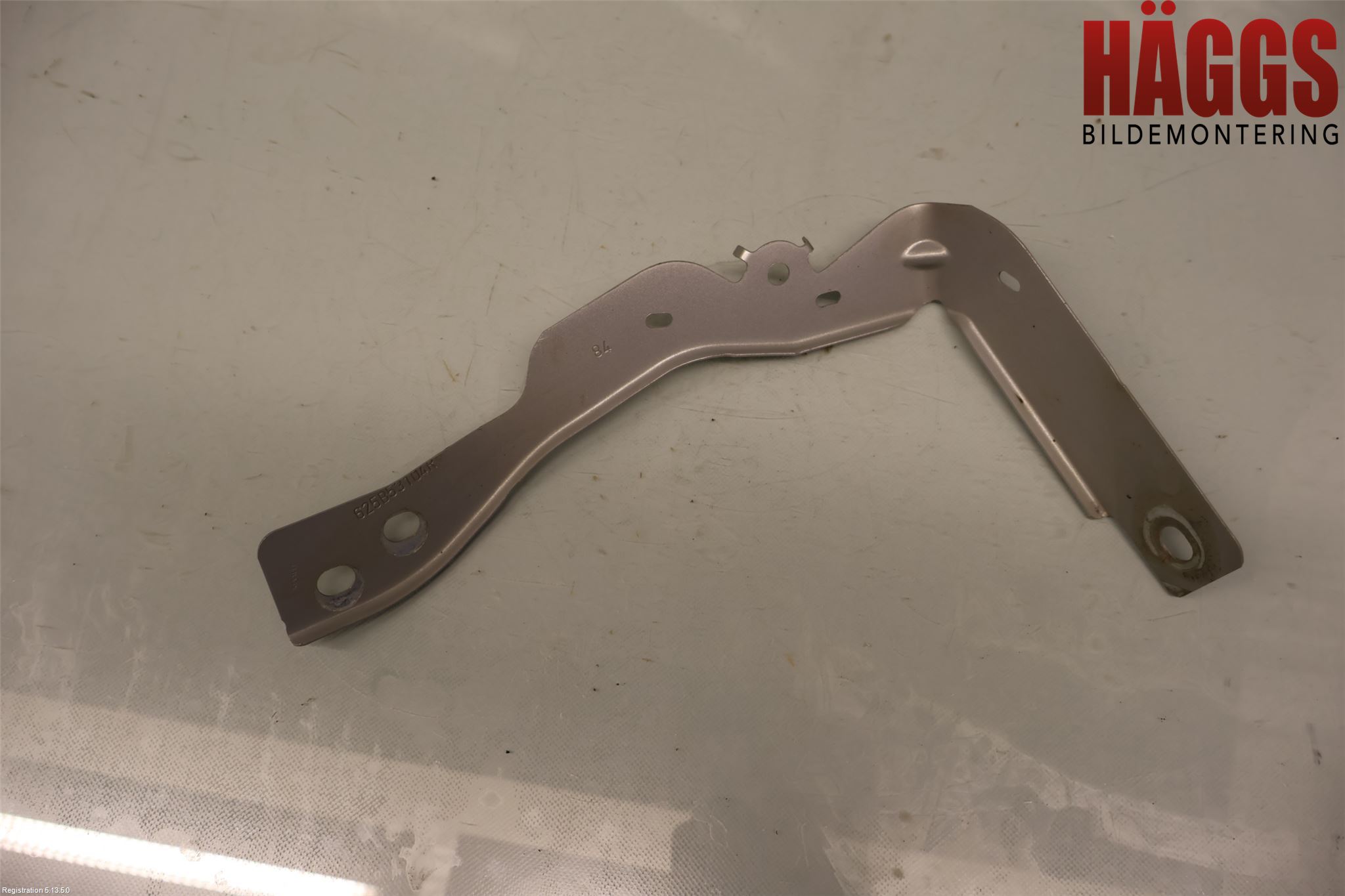 Renault CAPTUR 13-19 Front Huvlåsplåt-Balk