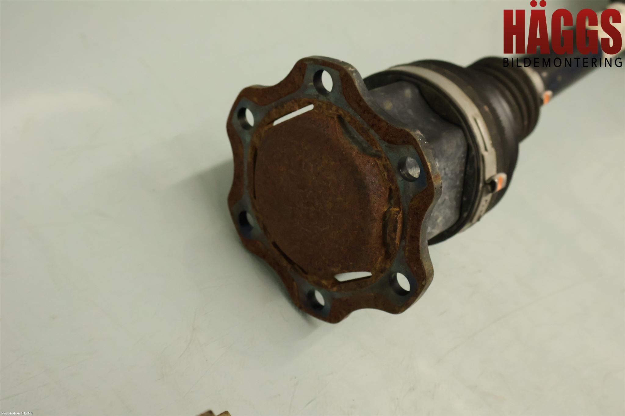 Audi A4/S4 B9 20- Drivaxel Fram Höger