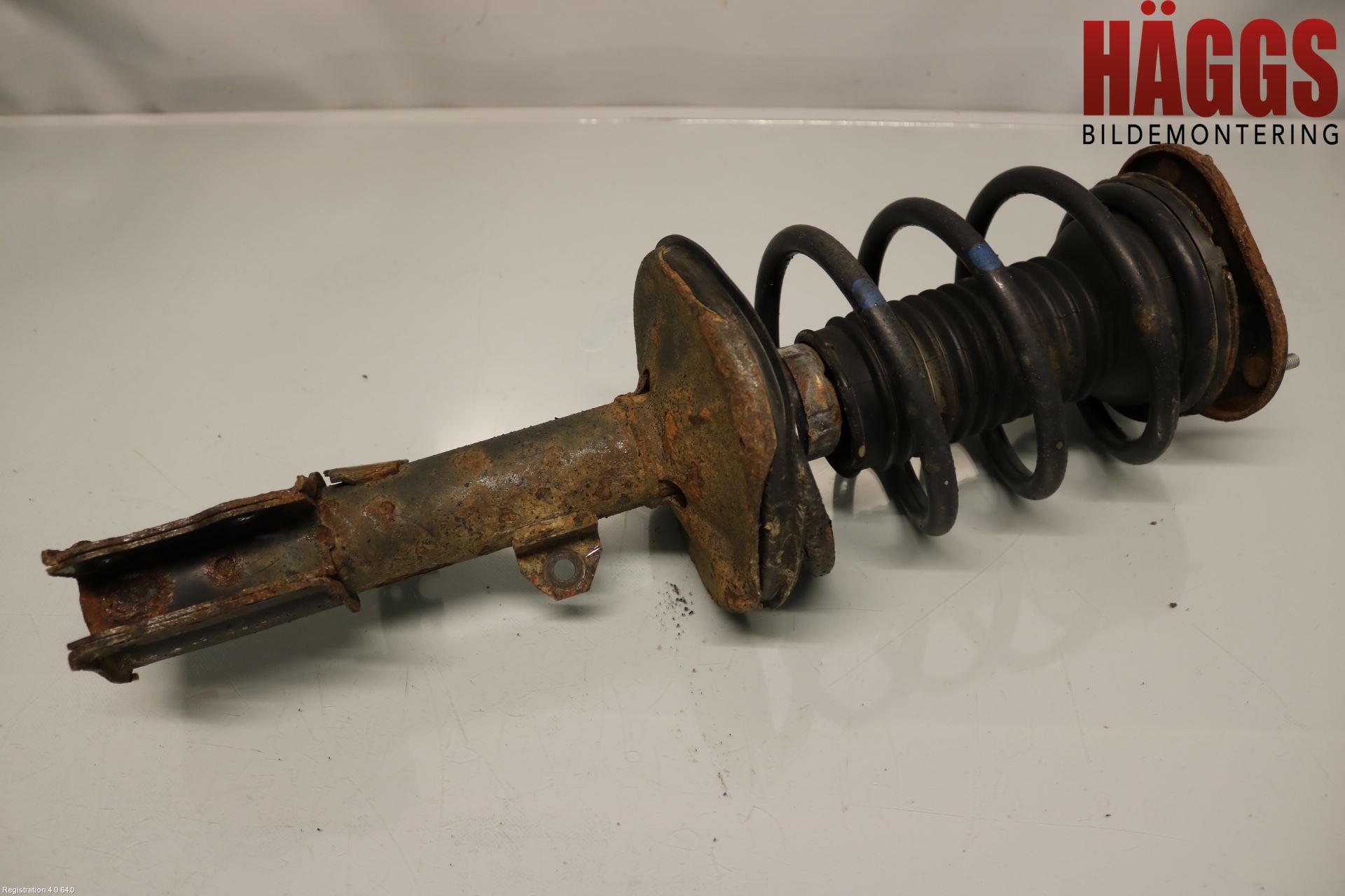 Toyota COROLLA 02-07 Fjäderben Fram Vänster