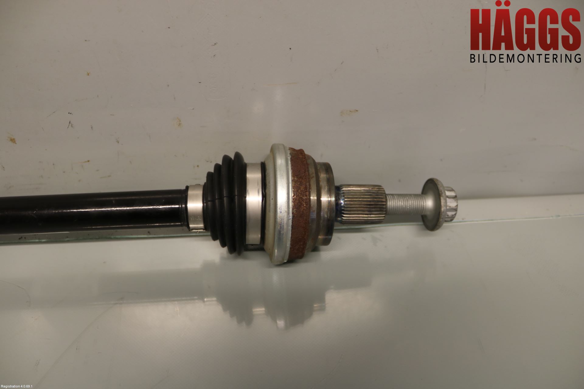 Volkswagen VW TIGUAN 16-24 Drivaxel Bak Vänster