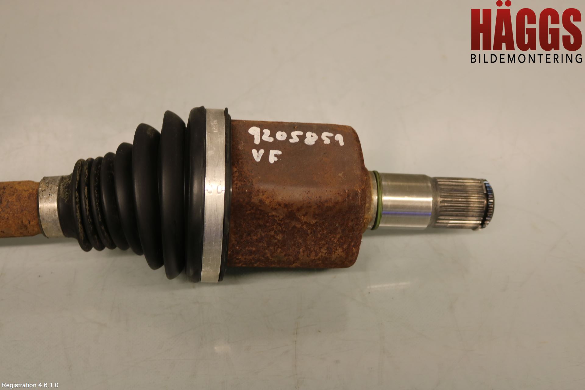 Ford KUGA 13-16 Drivaxel Fram Vänster