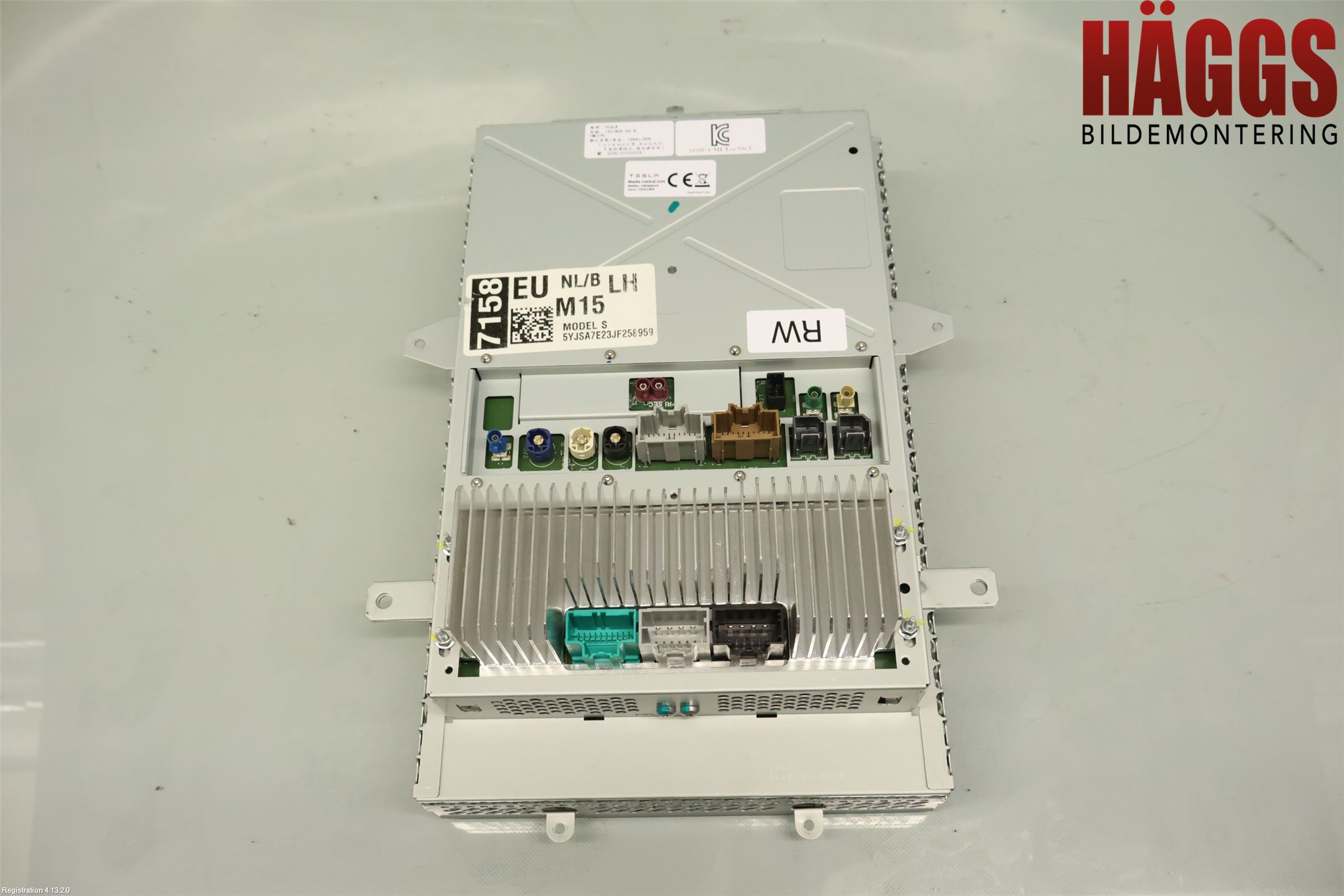 Tesla MODEL S 13- Cd Radio - Multimediapanel