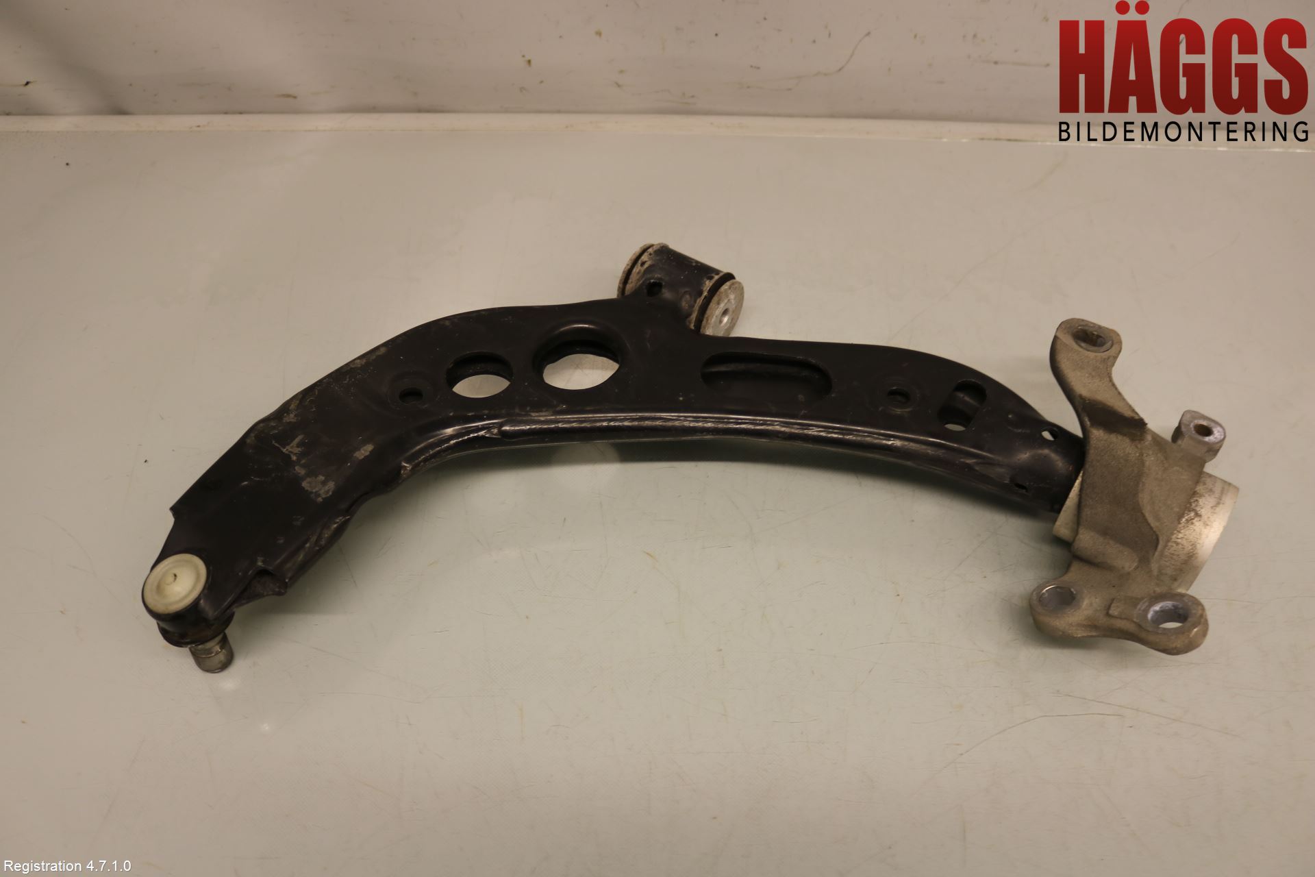 Mini COOPER CLUBMAN F54 16- Bärarm Fram Undre Hö
