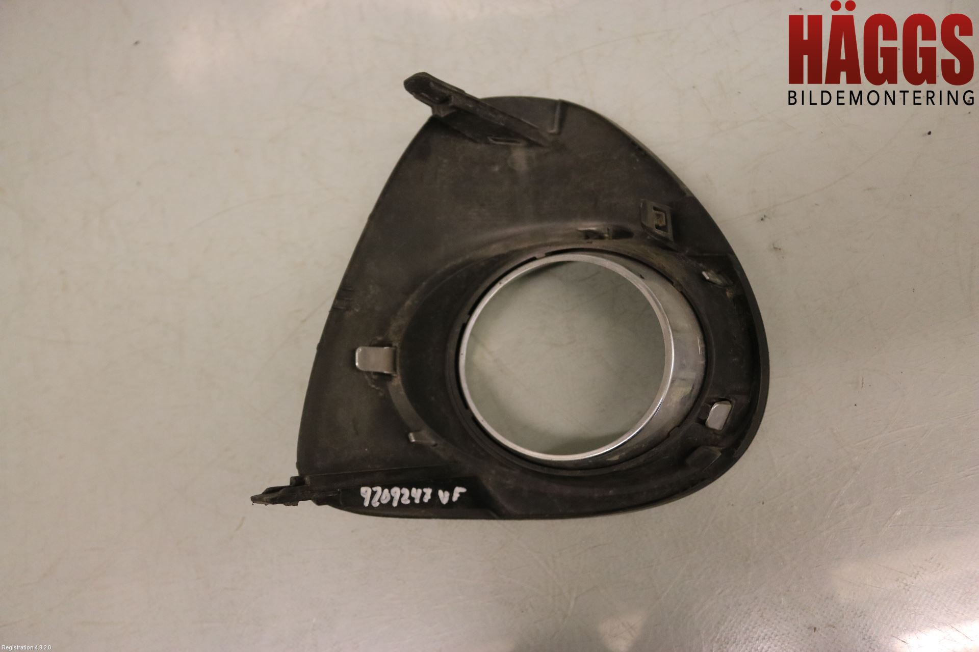Toyota AVENSIS 09-15 Dimljussarg Fram