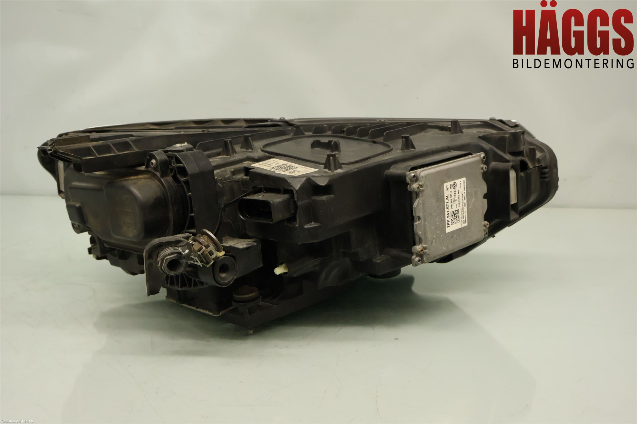 Volkswagen VW PASSAT 15-19 Strålkastare Vänster
