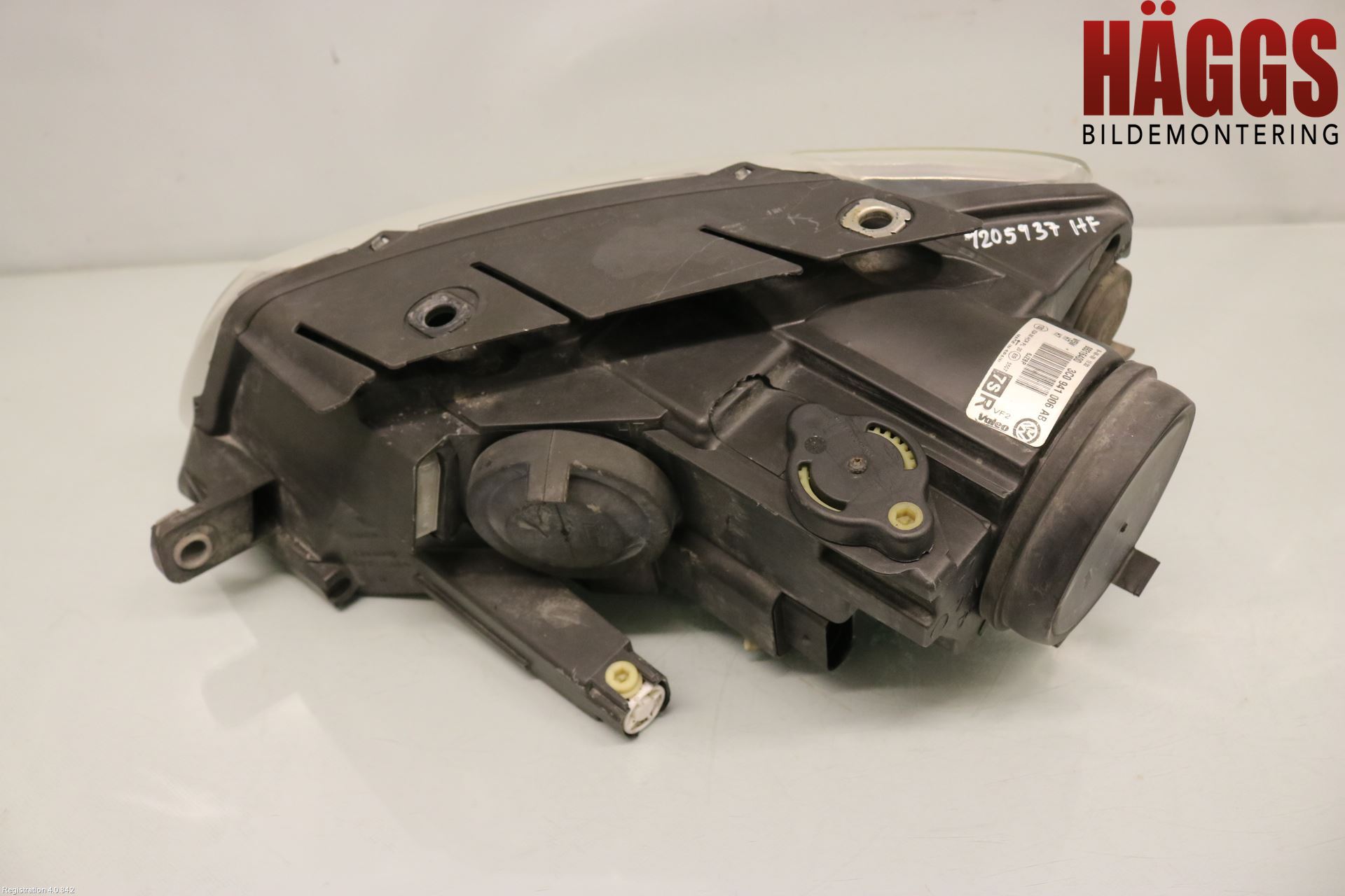Volkswagen VW PASSAT 05-11 Strålkastare Höger